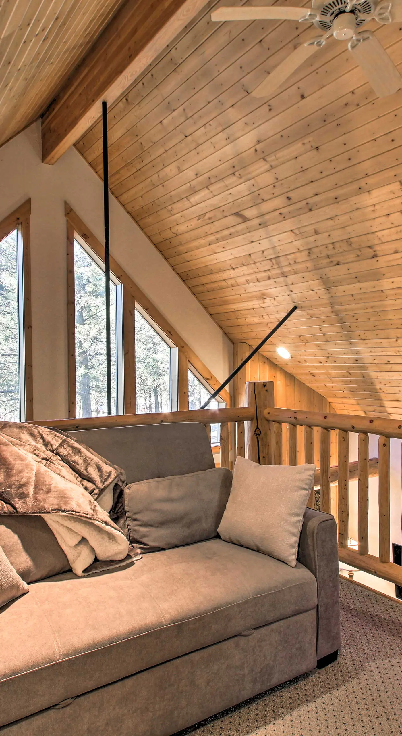 Klamath Falls Cabin Retreat w/ Deck & Grill!