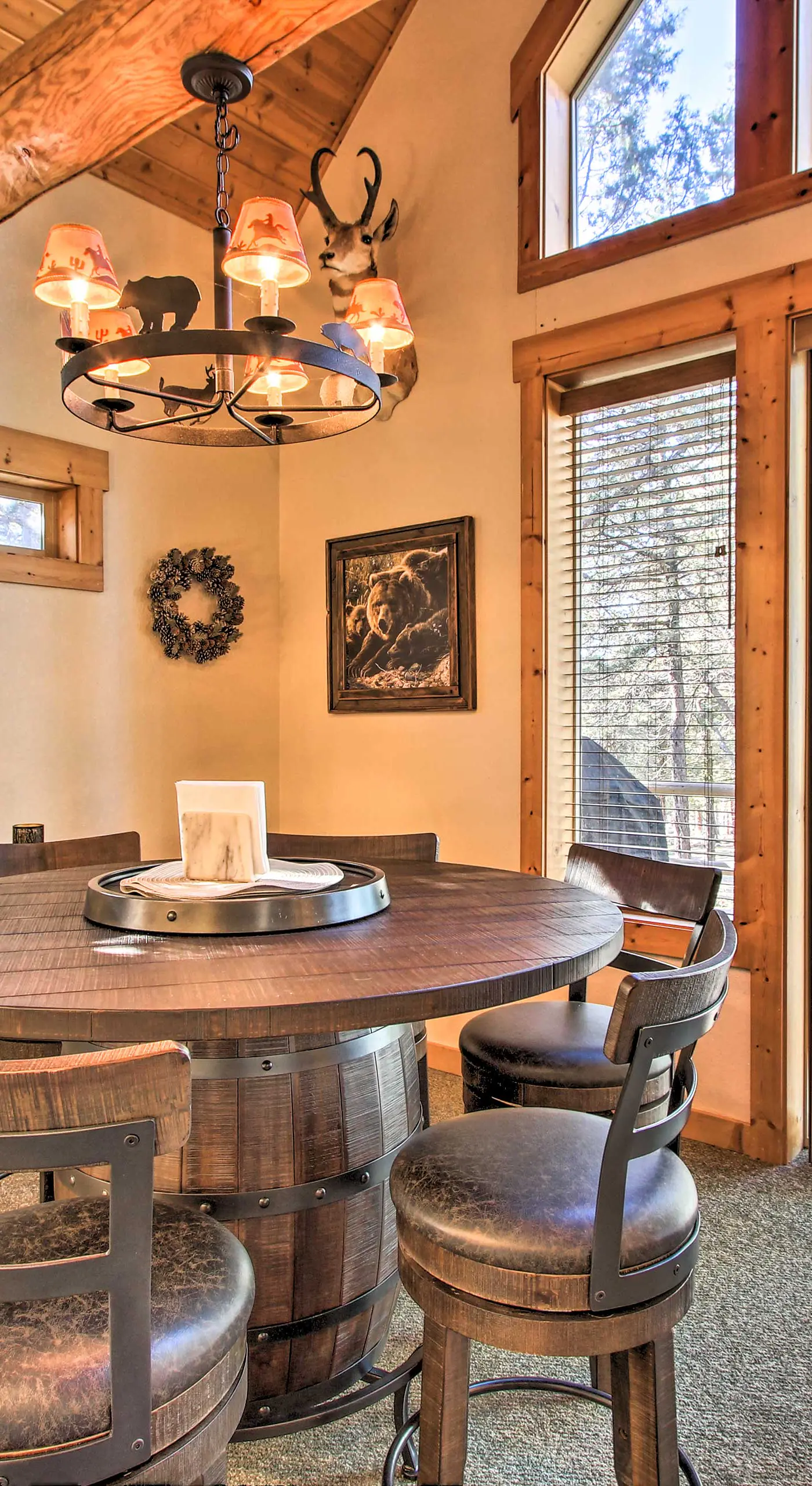 Klamath Falls Cabin Retreat w/ Deck & Grill!