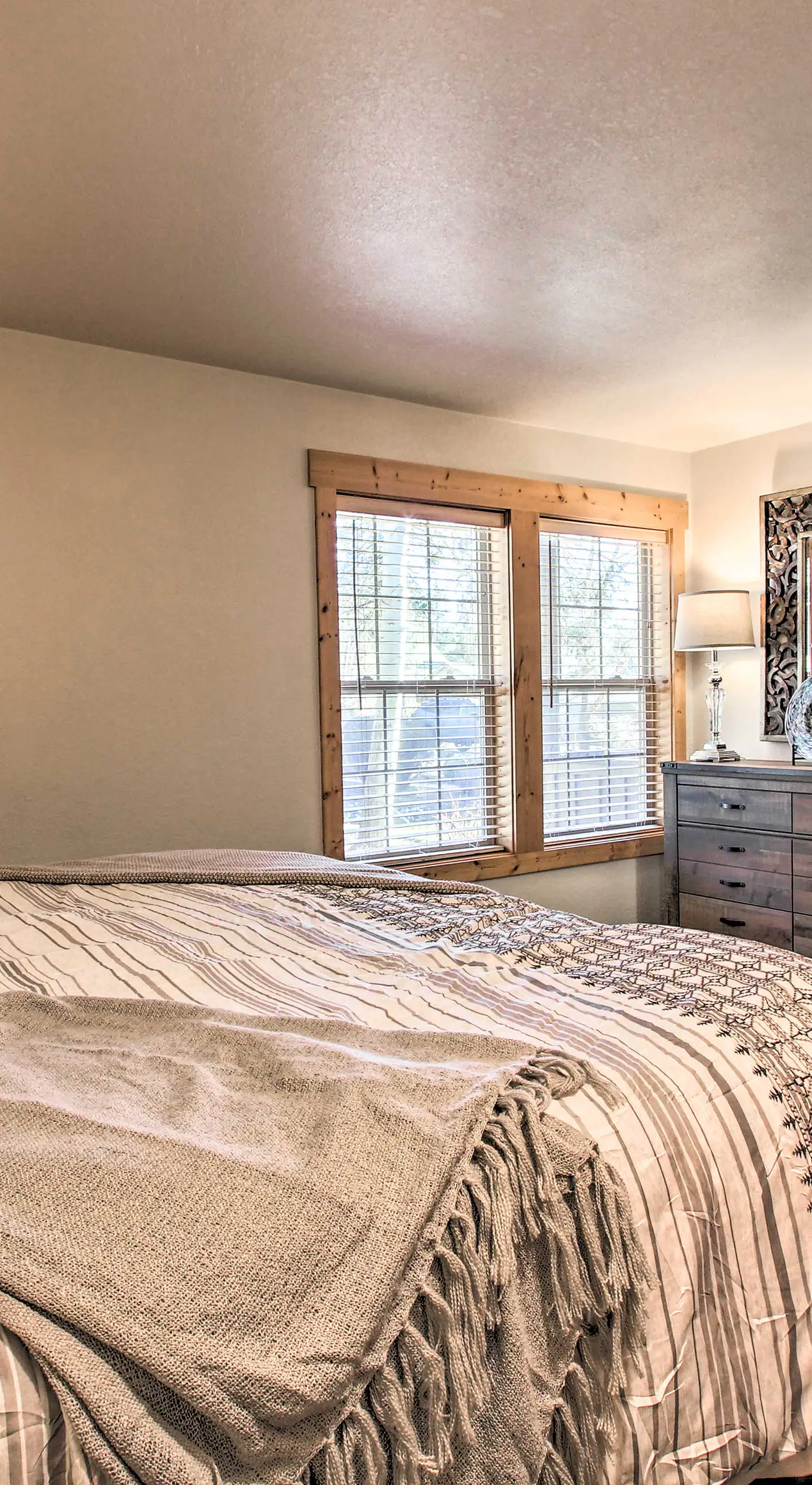 Klamath Falls Cabin Retreat w/ Deck & Grill!