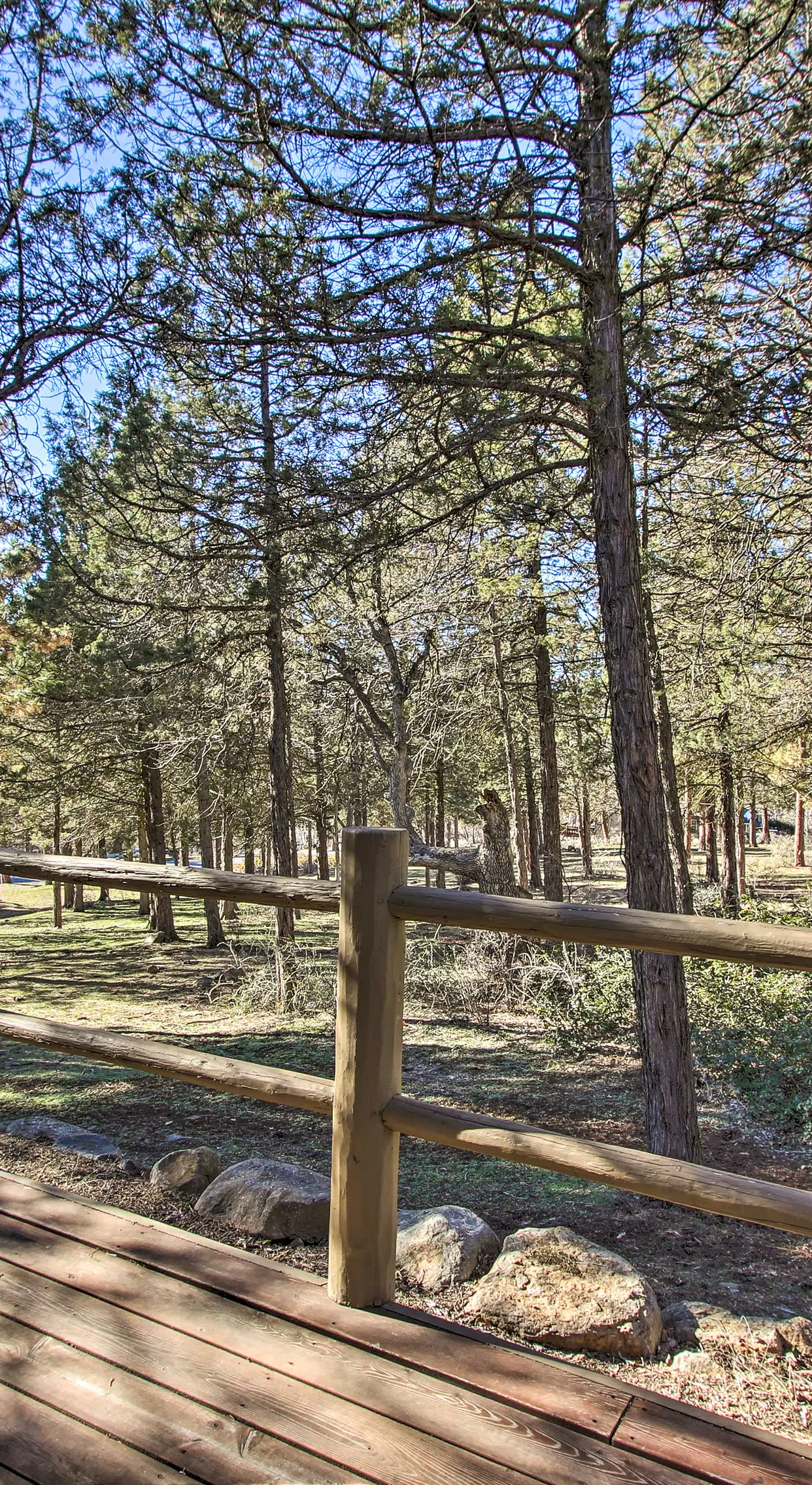 Klamath Falls Cabin Retreat w/ Deck & Grill!