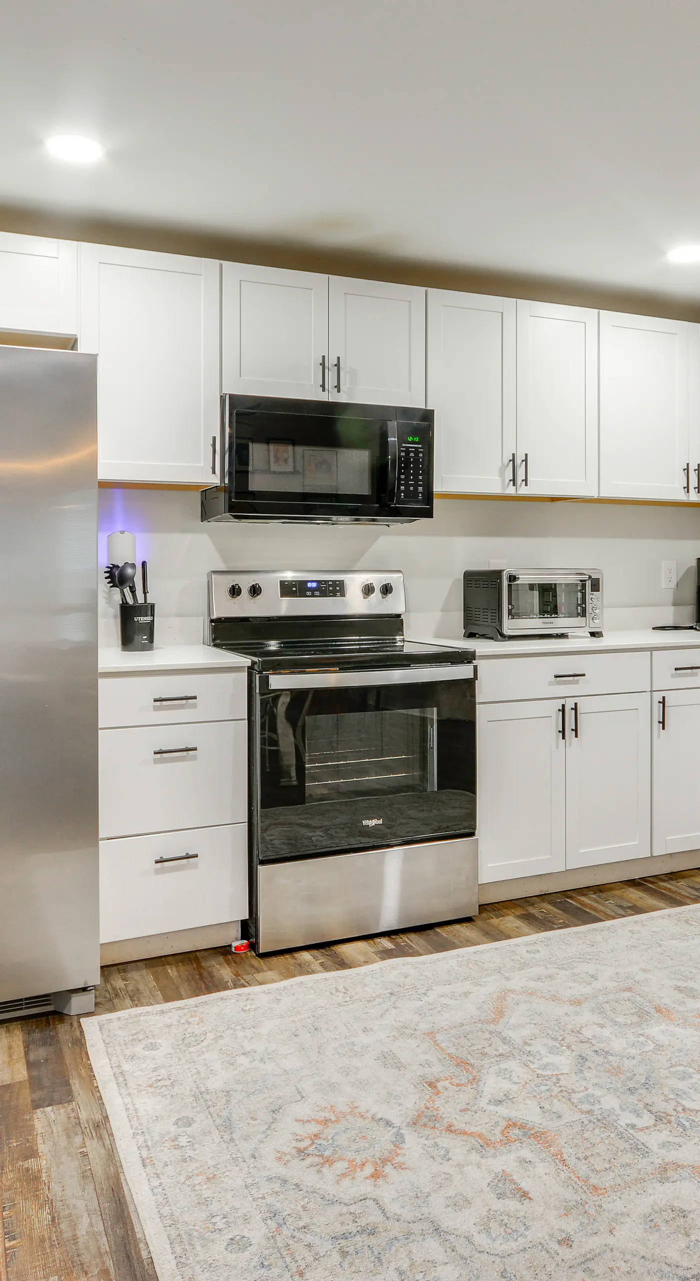 Great for Groups! Greensboro Getaway, 1 Mi to Dtwn