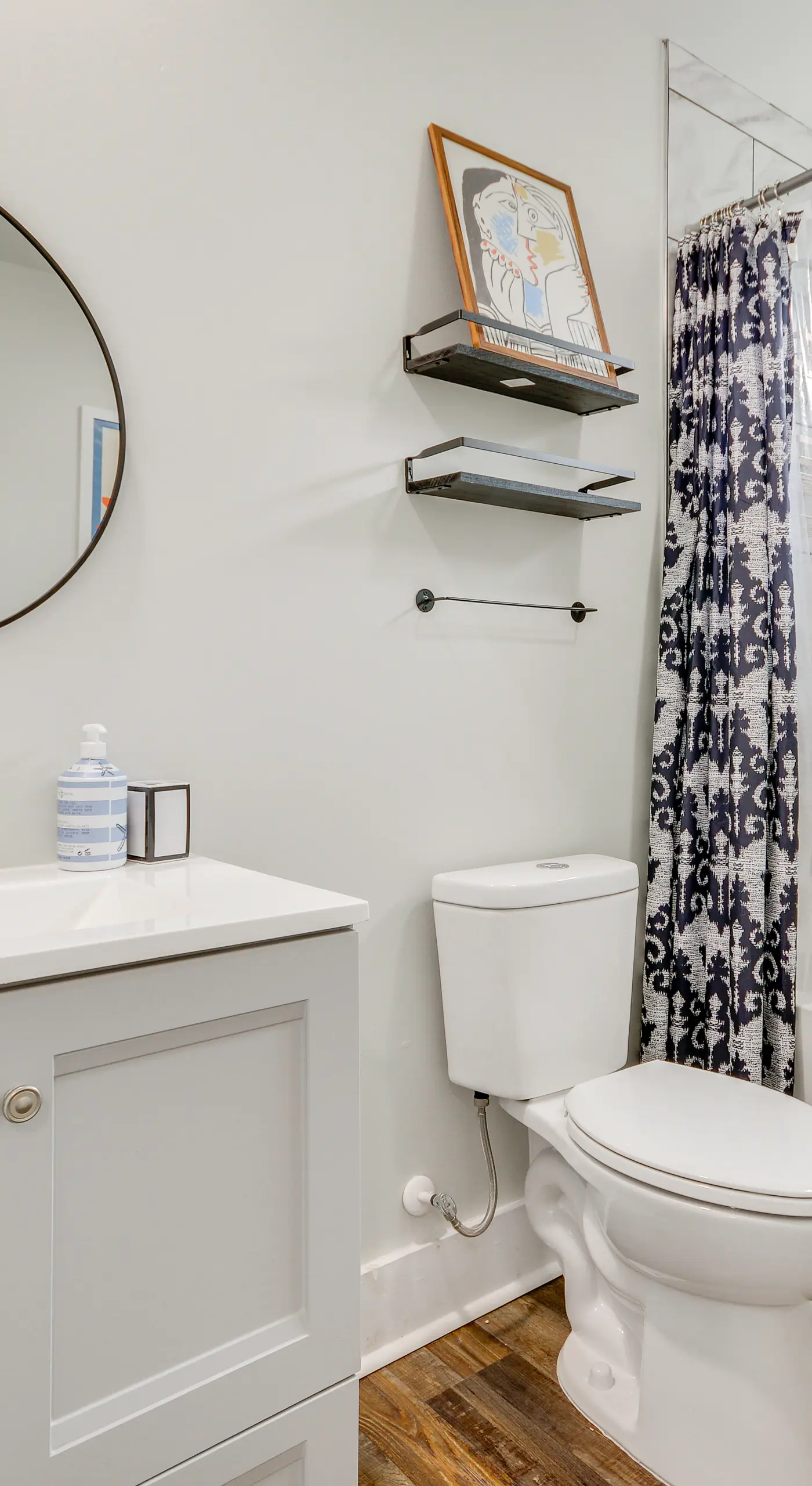 Great for Groups! Greensboro Getaway, 1 Mi to Dtwn