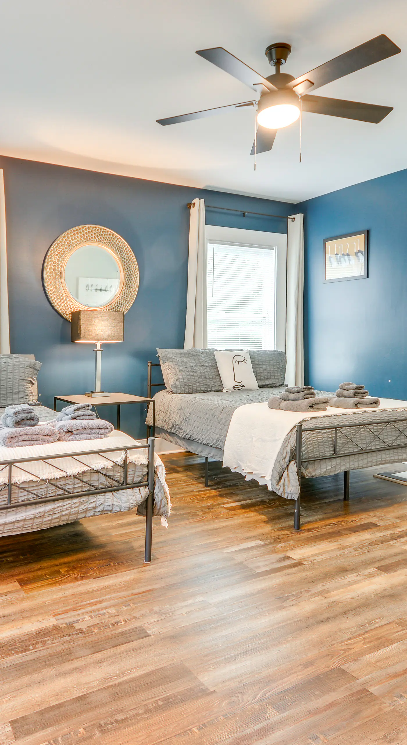 Great for Groups! Greensboro Getaway, 1 Mi to Dtwn