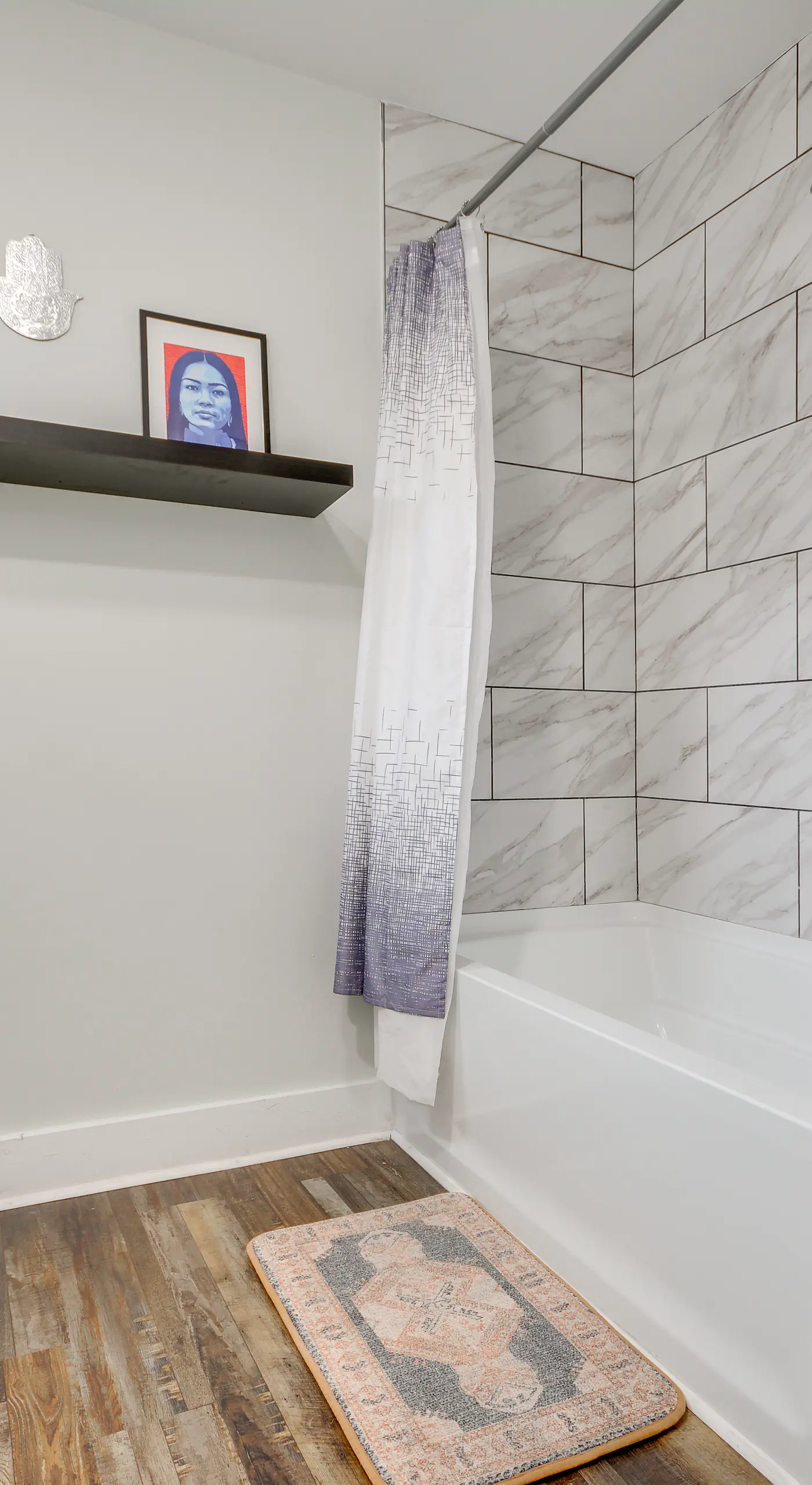 Great for Groups! Greensboro Getaway, 1 Mi to Dtwn