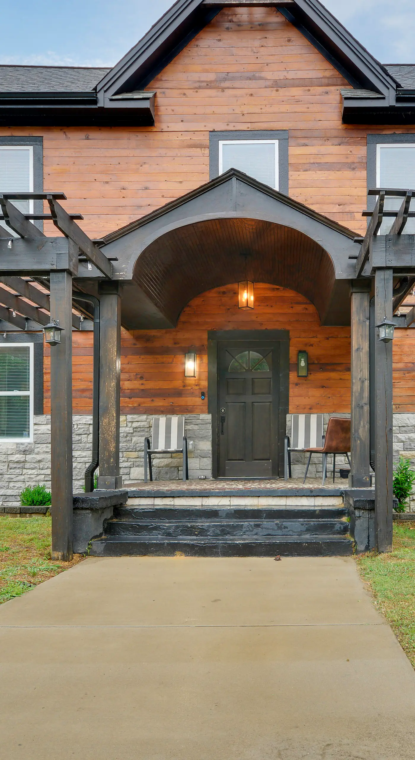 Great for Groups! Greensboro Getaway, 1 Mi to Dtwn