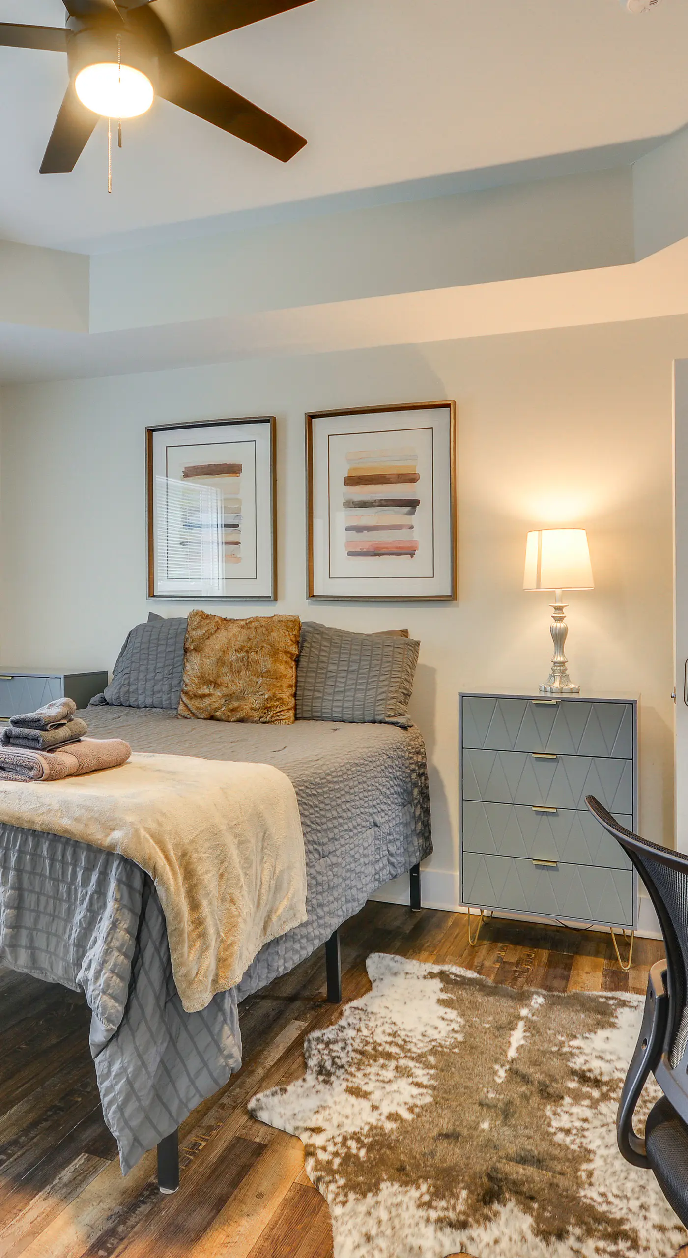 Great for Groups! Greensboro Getaway, 1 Mi to Dtwn