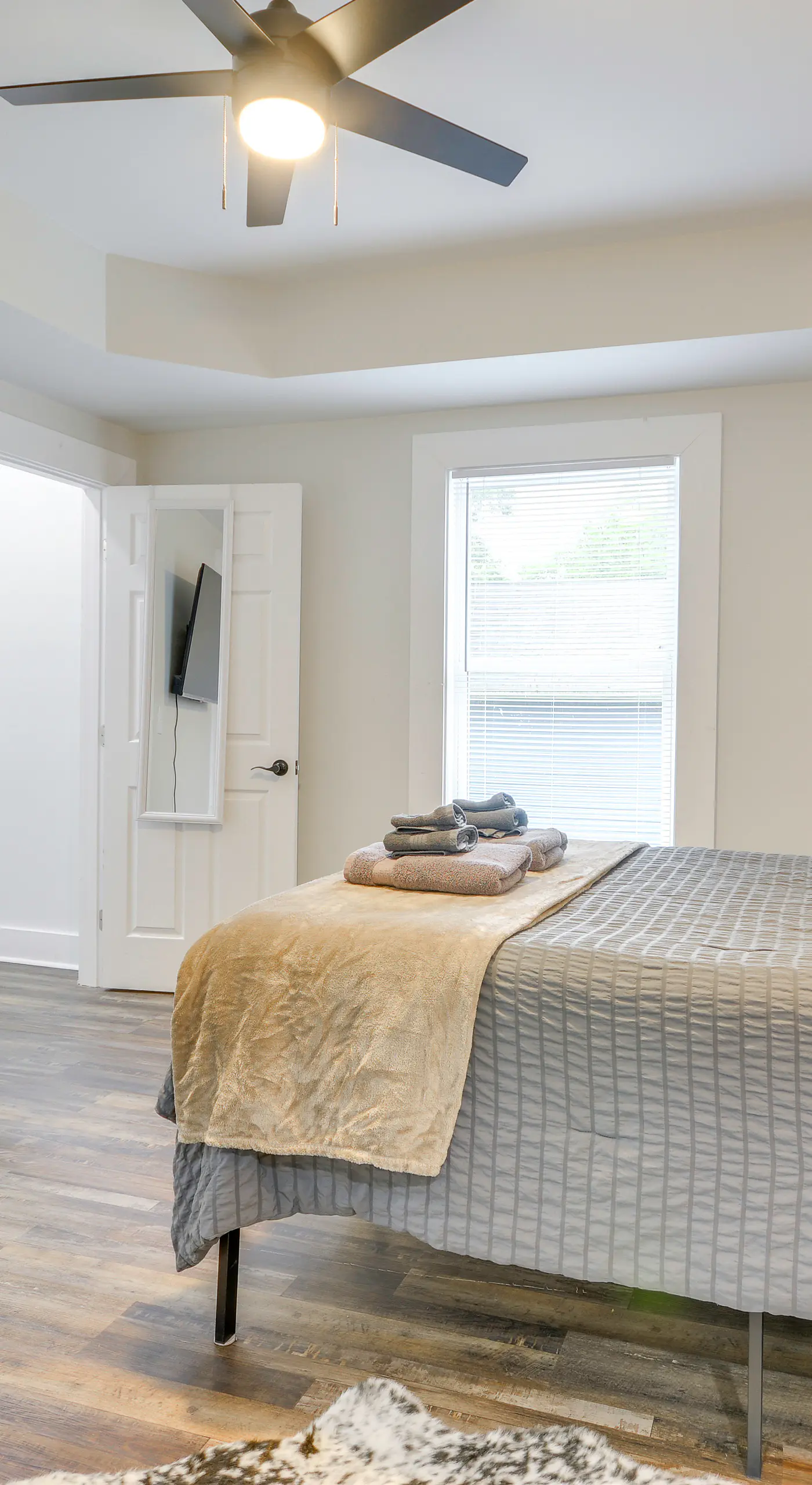 Great for Groups! Greensboro Getaway, 1 Mi to Dtwn