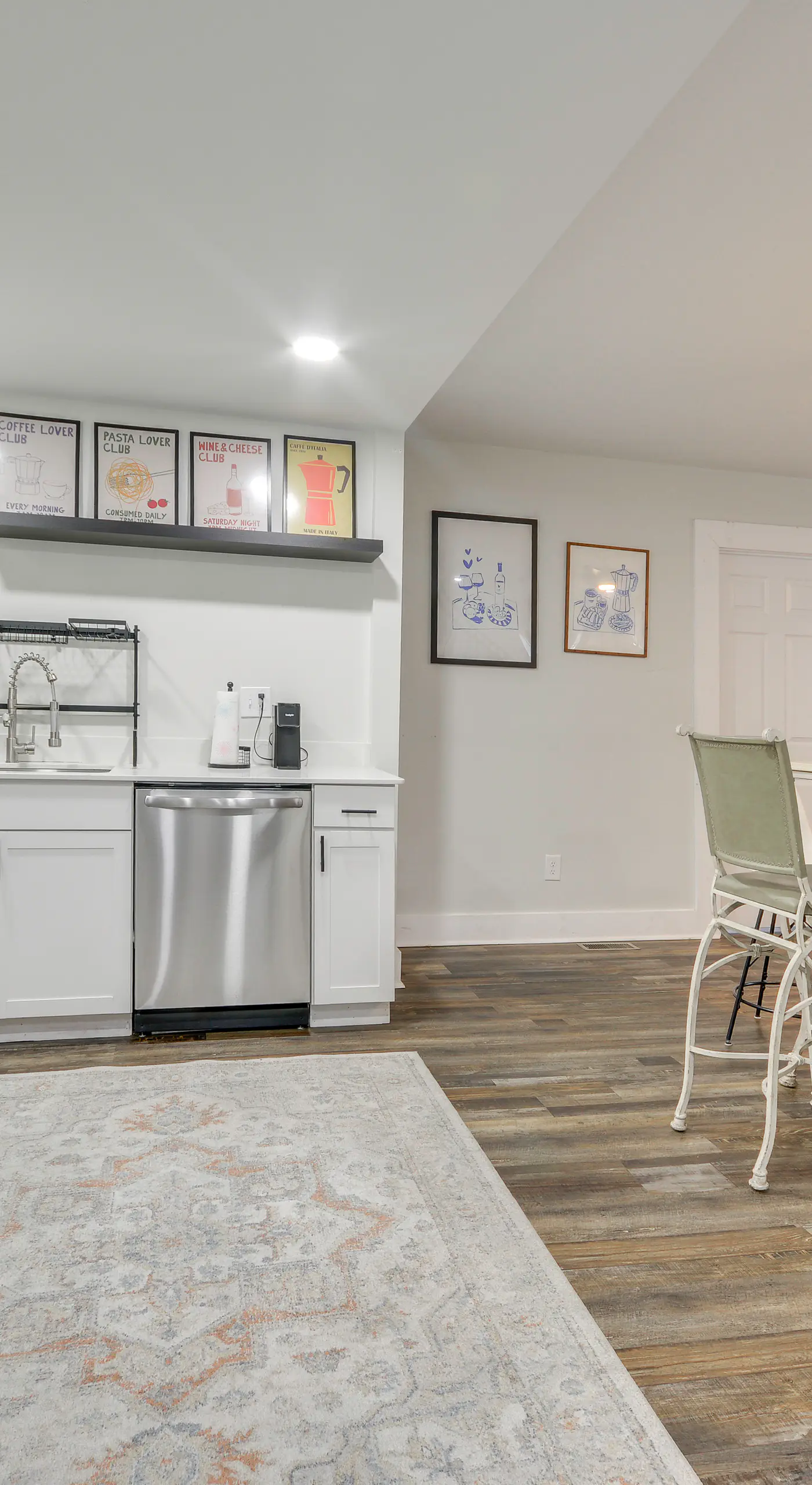 Great for Groups! Greensboro Getaway, 1 Mi to Dtwn