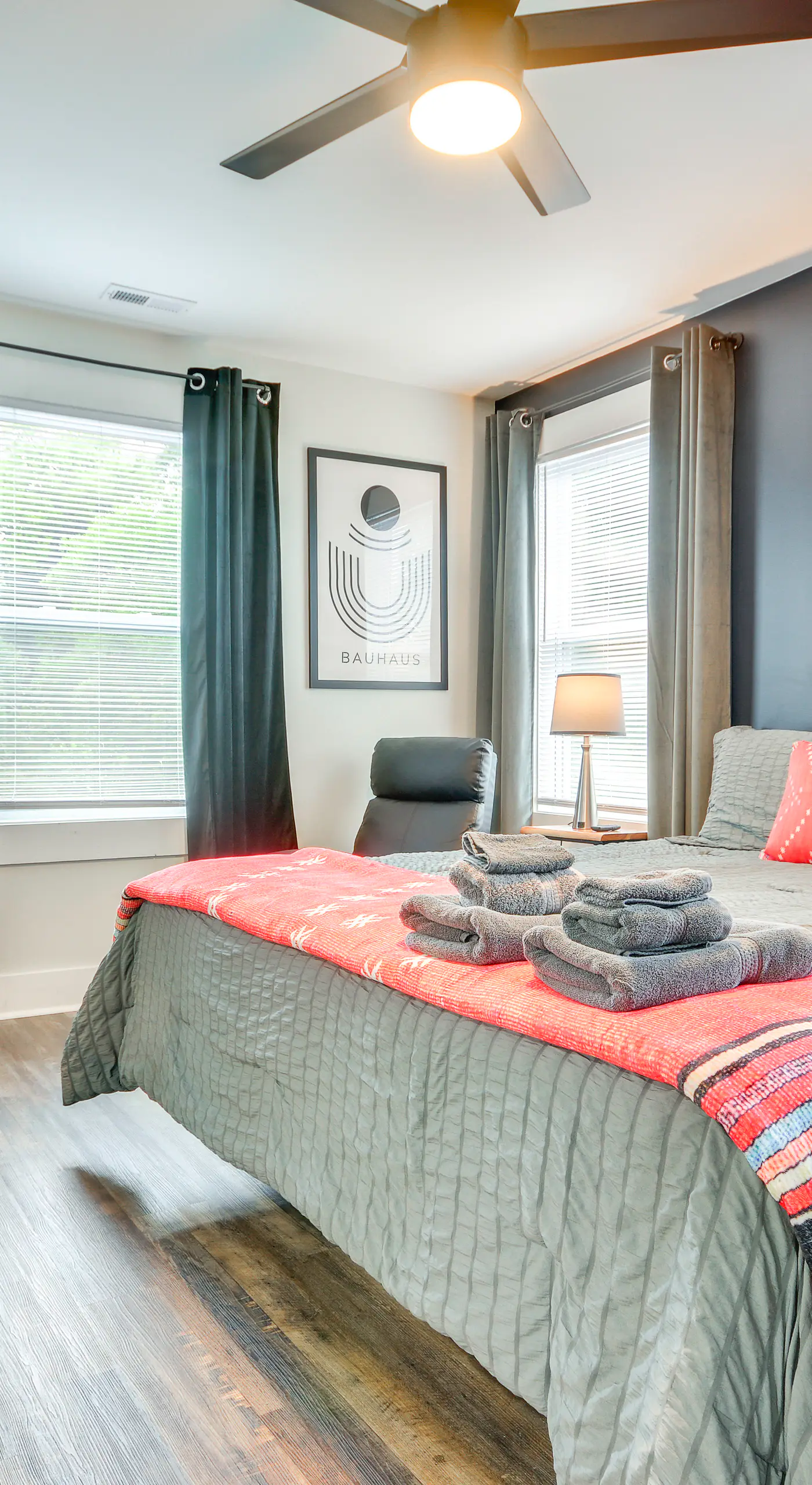 Great for Groups! Greensboro Getaway, 1 Mi to Dtwn