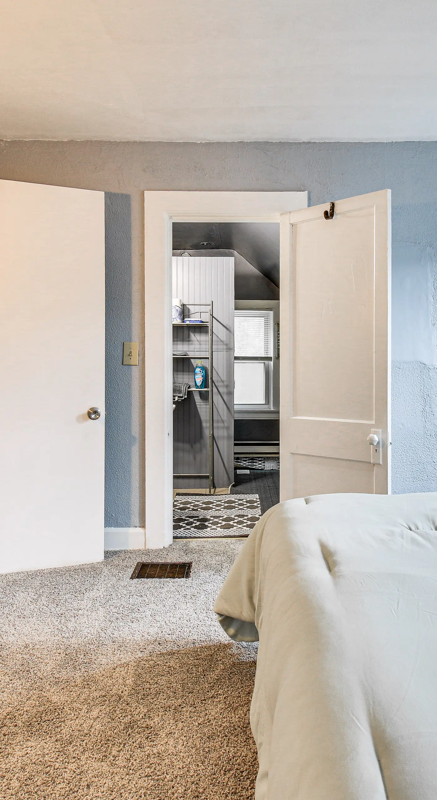 Pet-Friendly Cincinnati Apt: 5 Mi to Downtown!