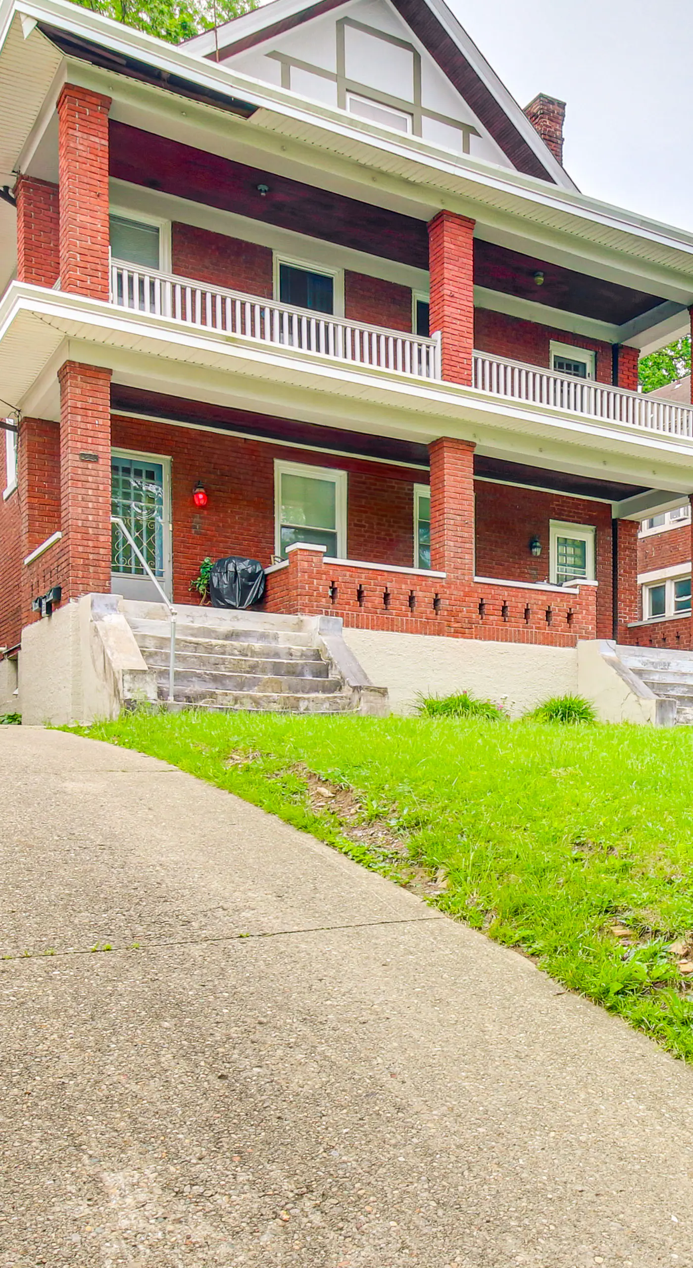 Pet-Friendly Cincinnati Apt: 5 Mi to Downtown!
