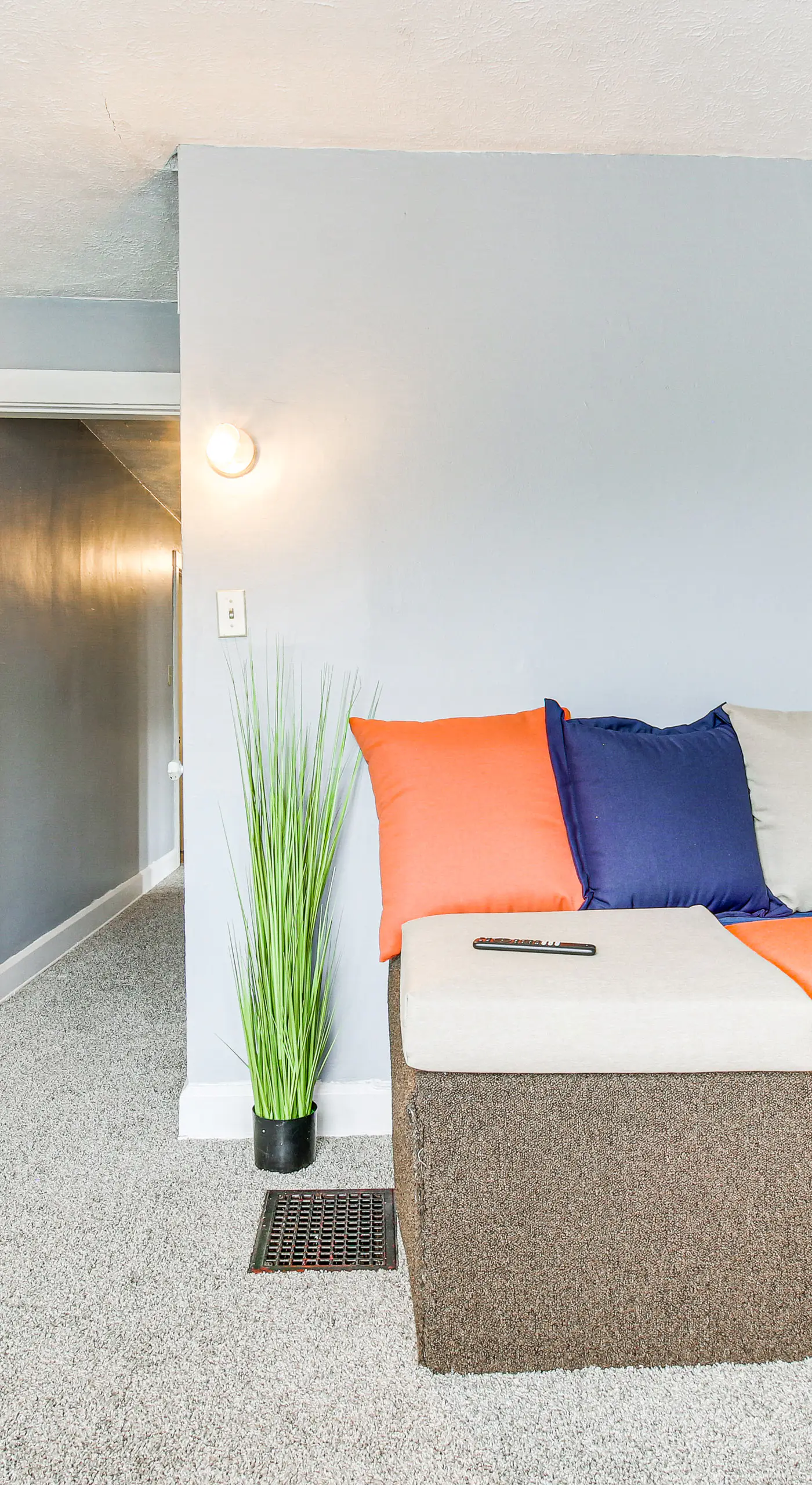 Pet-Friendly Cincinnati Apt: 5 Mi to Downtown!