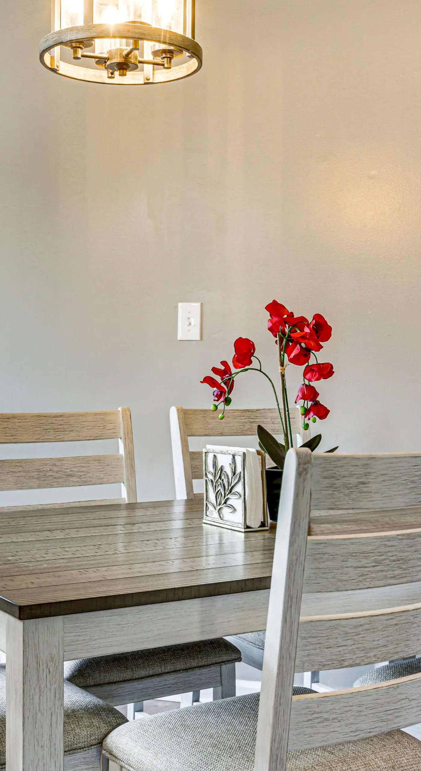 6 Mi to Dtwn Cincinnati: Dog-Friendly Apt w/ Yard