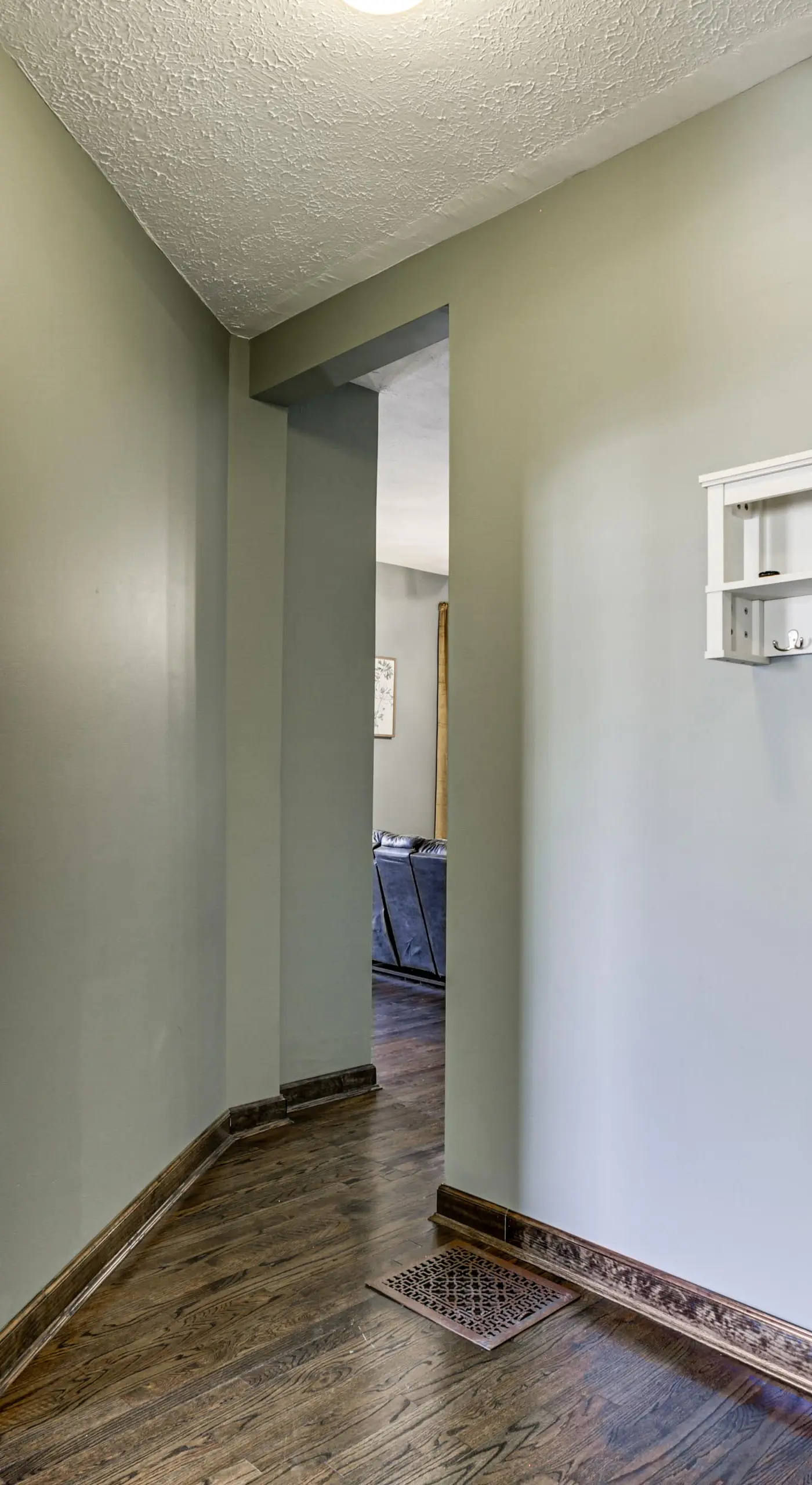 6 Mi to Dtwn Cincinnati: Dog-Friendly Apt w/ Yard