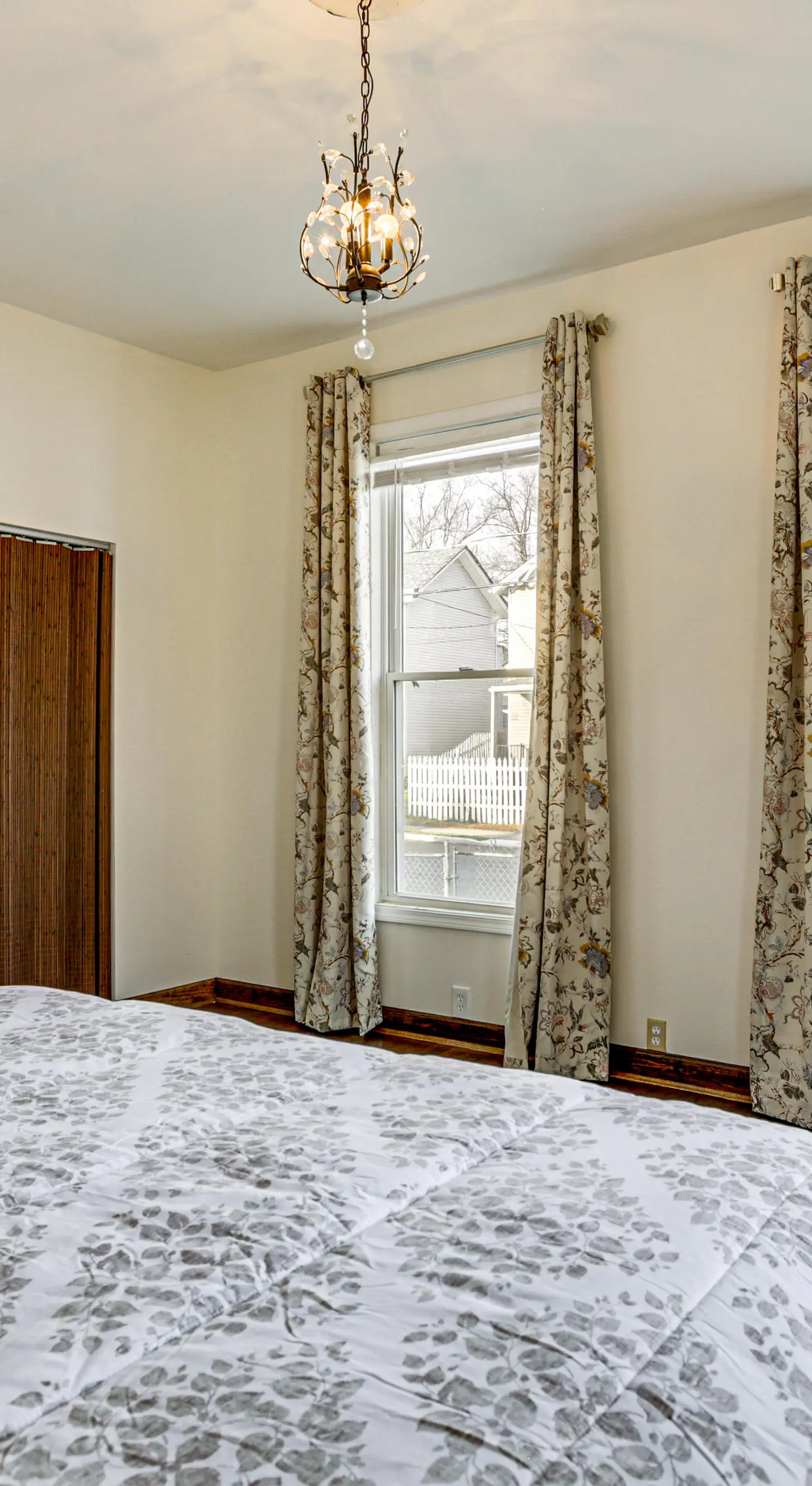 6 Mi to Dtwn Cincinnati: Dog-Friendly Apt w/ Yard