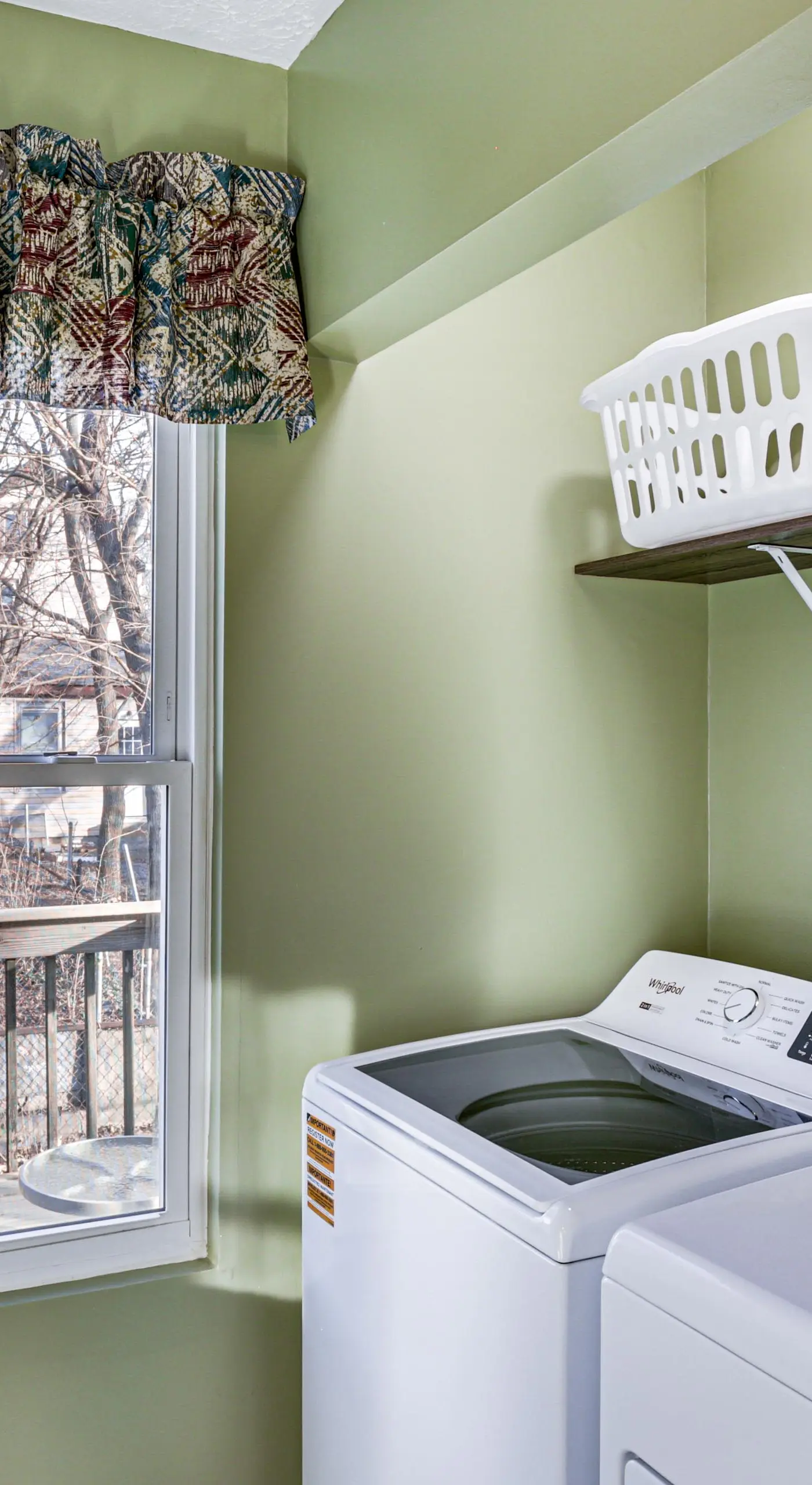 6 Mi to Dtwn Cincinnati: Dog-Friendly Apt w/ Yard