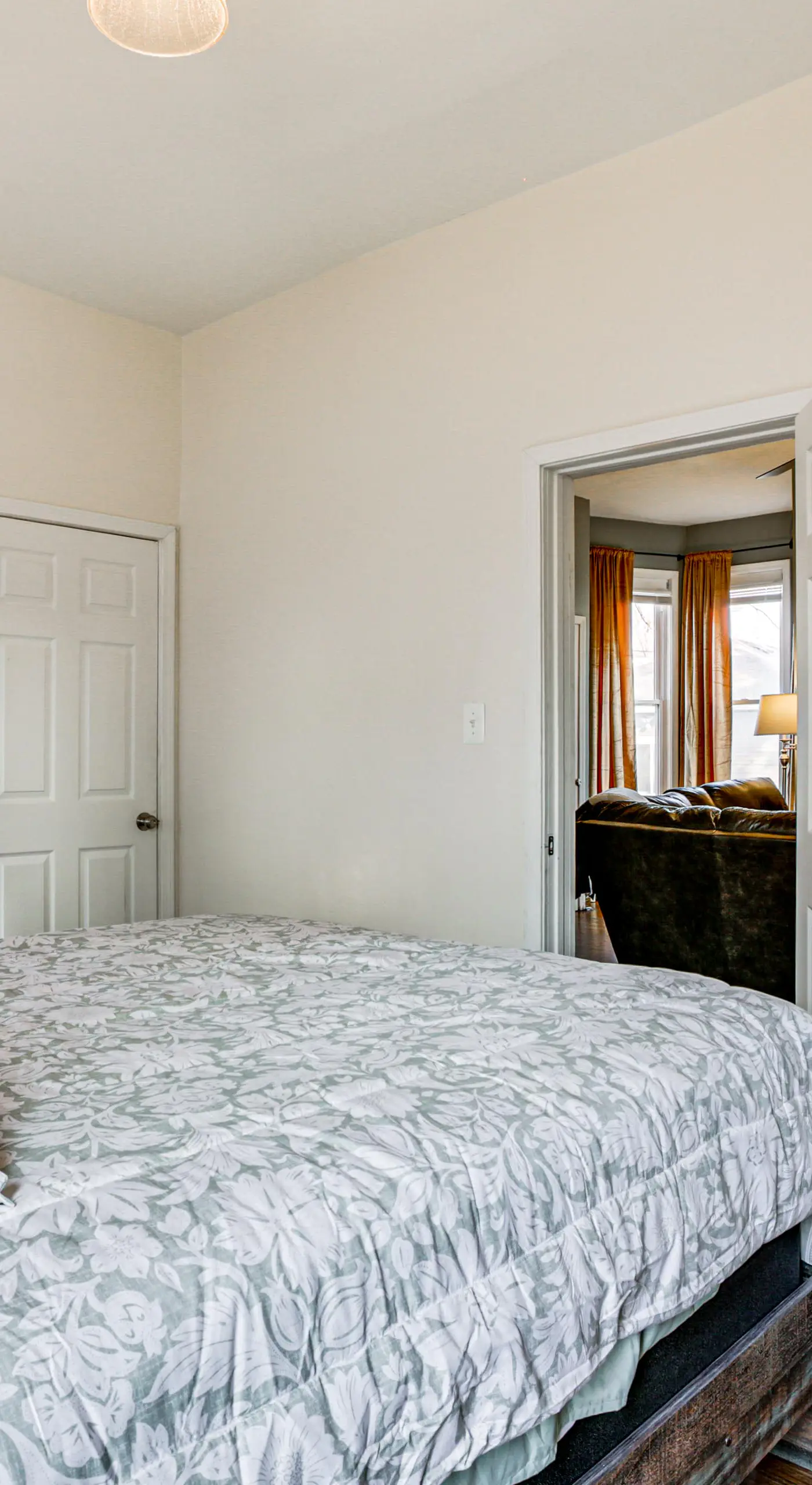 6 Mi to Dtwn Cincinnati: Dog-Friendly Apt w/ Yard