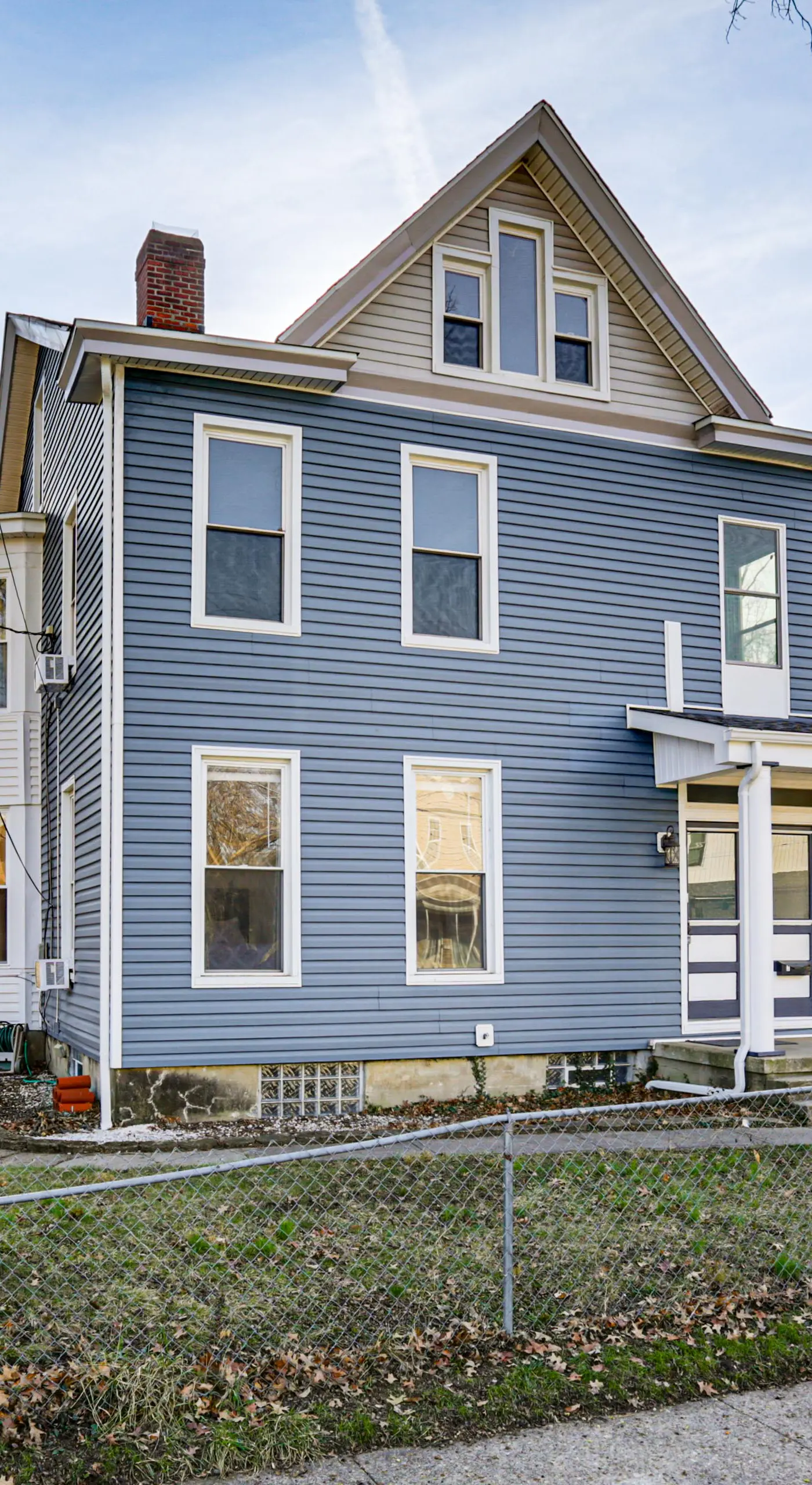 6 Mi to Dtwn Cincinnati: Dog-Friendly Apt w/ Yard