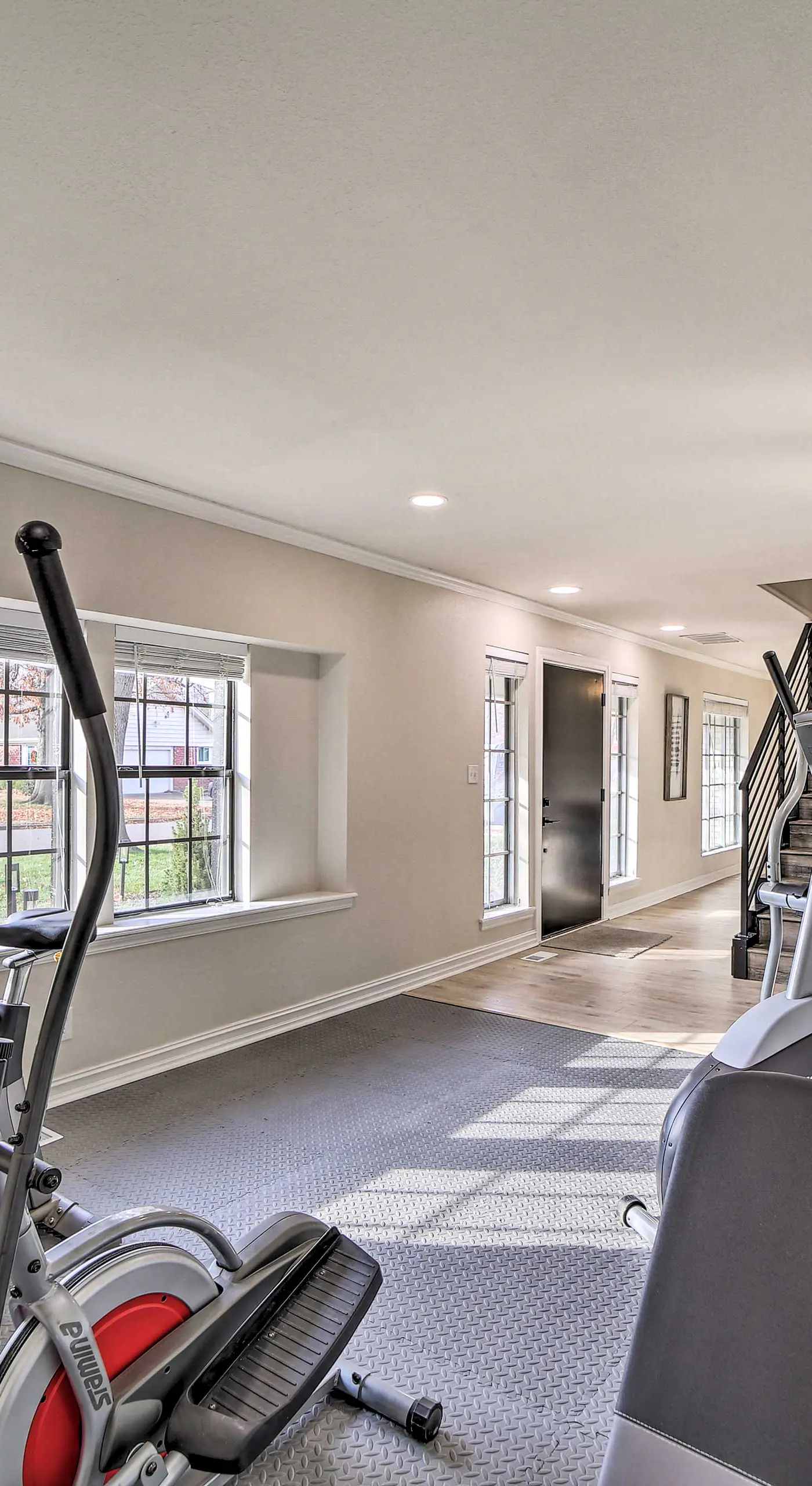 Immaculate 'Woodland View' Retreat w/ Hot Tub