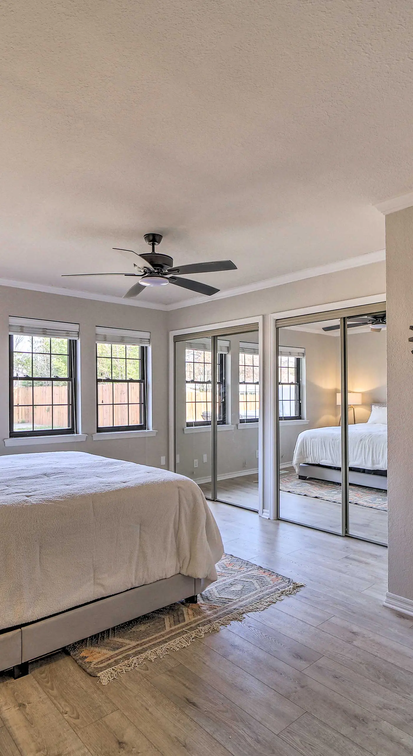 Immaculate 'Woodland View' Retreat w/ Hot Tub