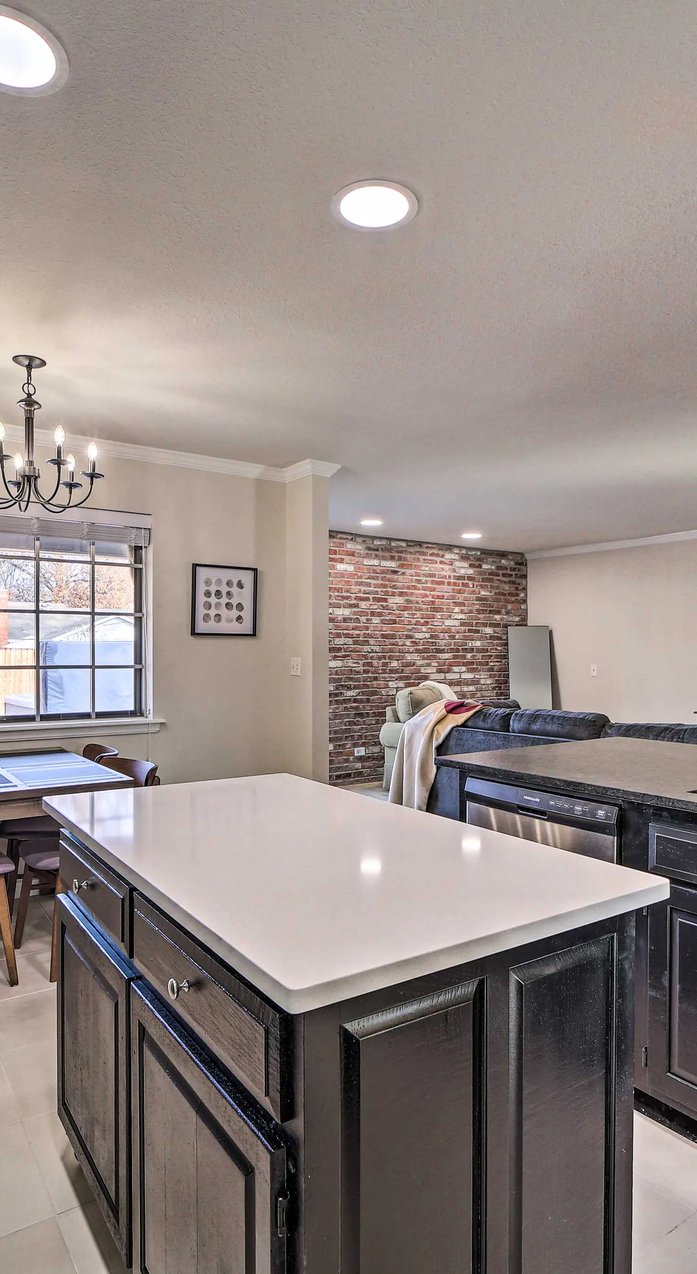 Immaculate 'Woodland View' Retreat w/ Hot Tub