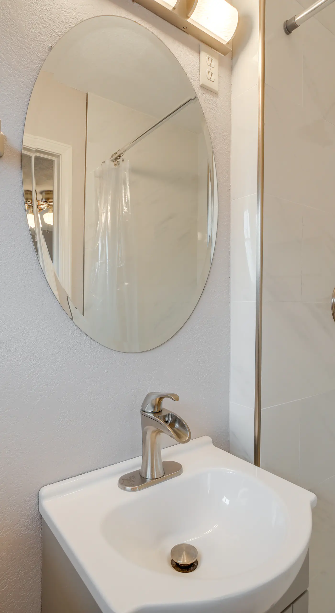6 Mi to Dtwn: Dog-Friendly Home w/ Yard in Tulsa