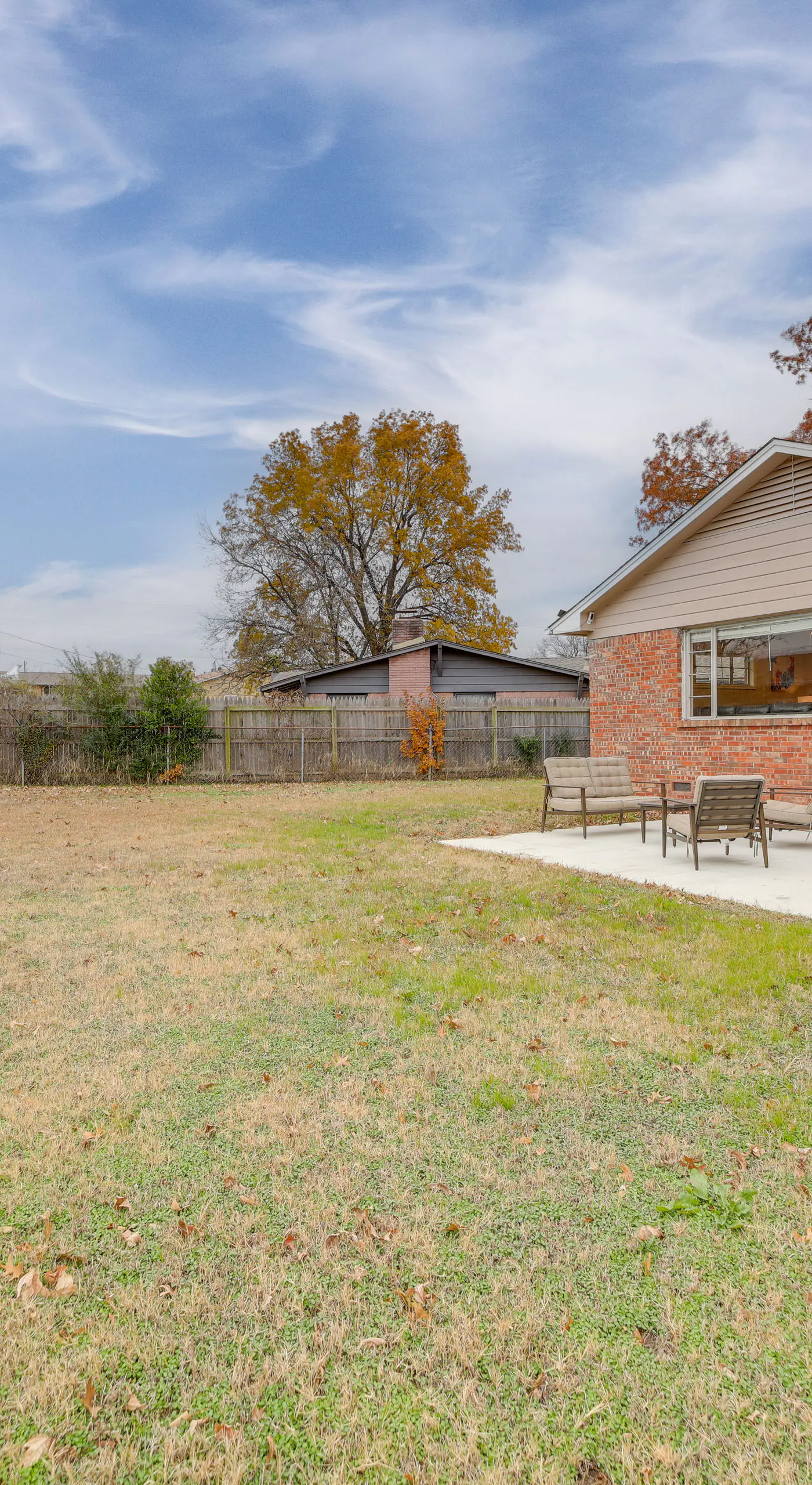6 Mi to Dtwn: Dog-Friendly Home w/ Yard in Tulsa