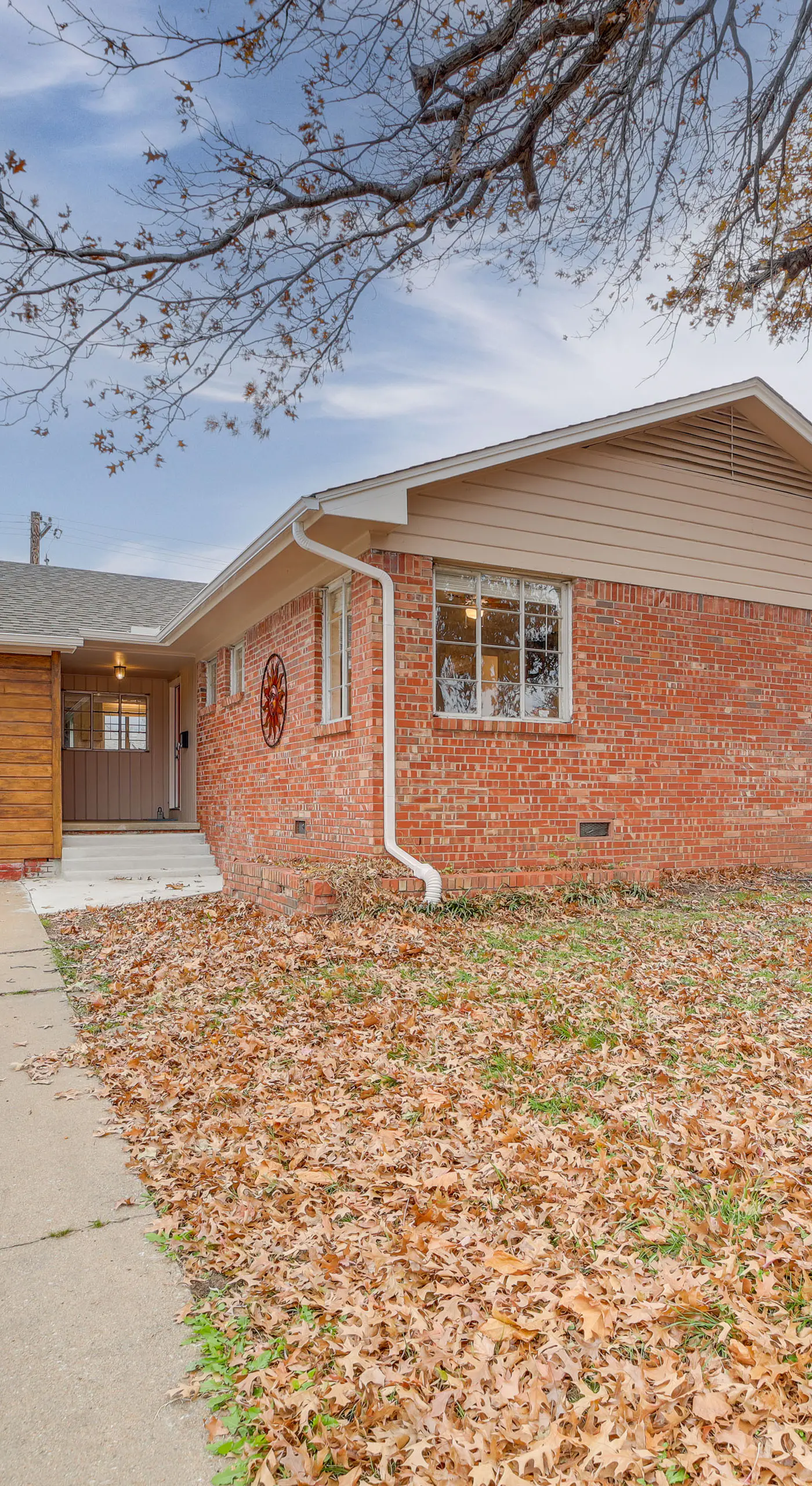 6 Mi to Dtwn: Dog-Friendly Home w/ Yard in Tulsa