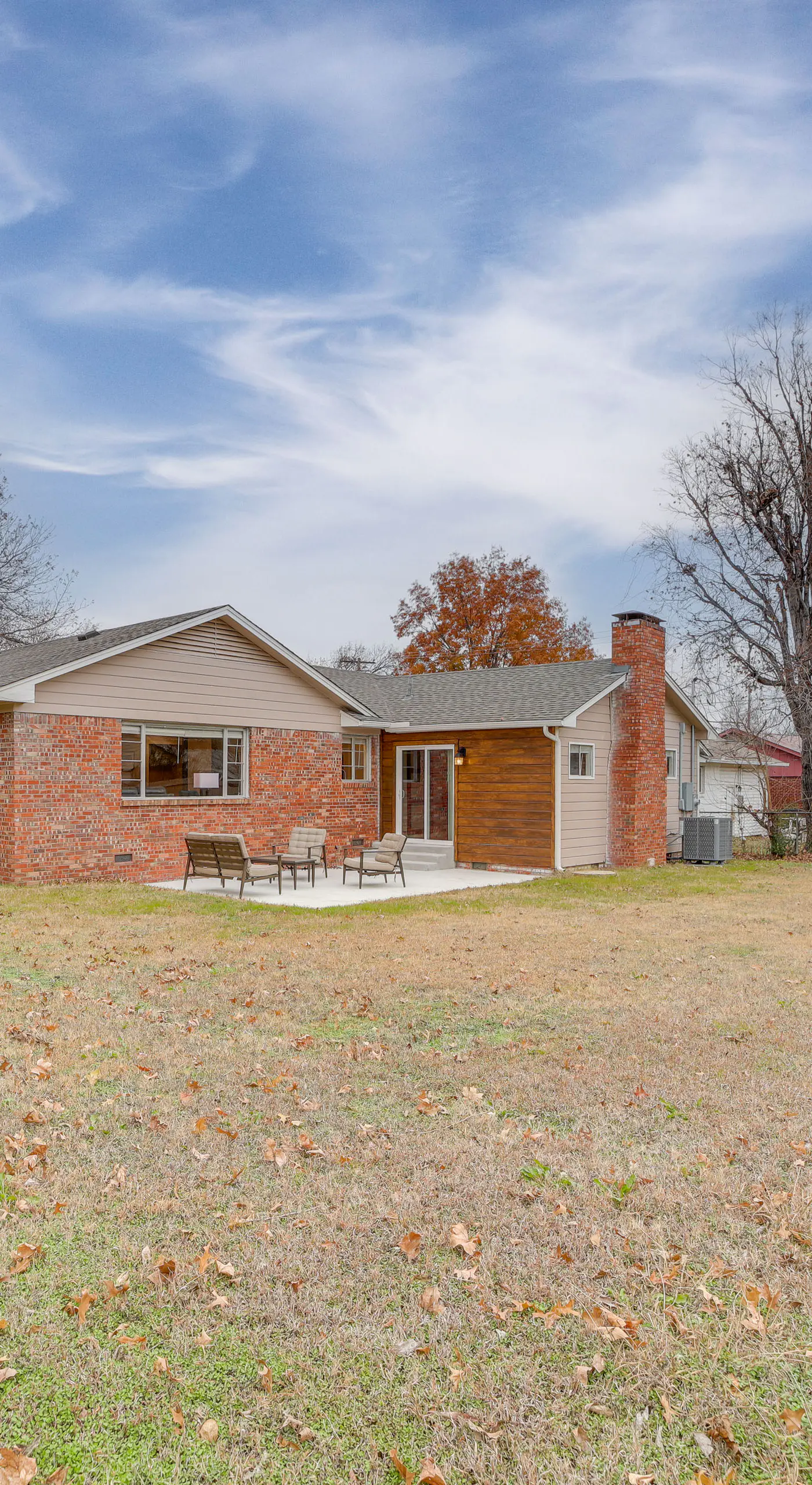 6 Mi to Dtwn: Dog-Friendly Home w/ Yard in Tulsa