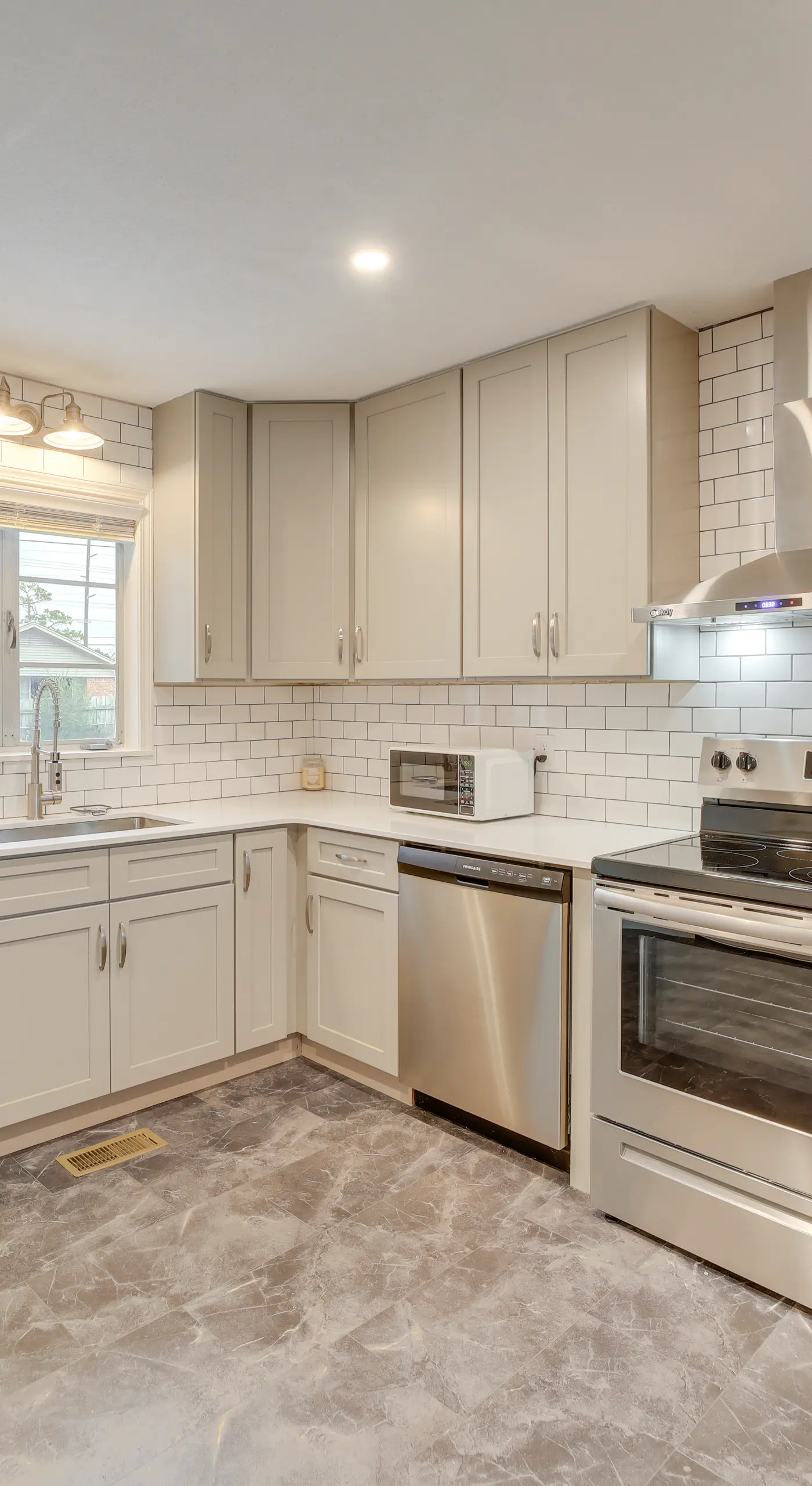 6 Mi to Dtwn: Dog-Friendly Home w/ Yard in Tulsa