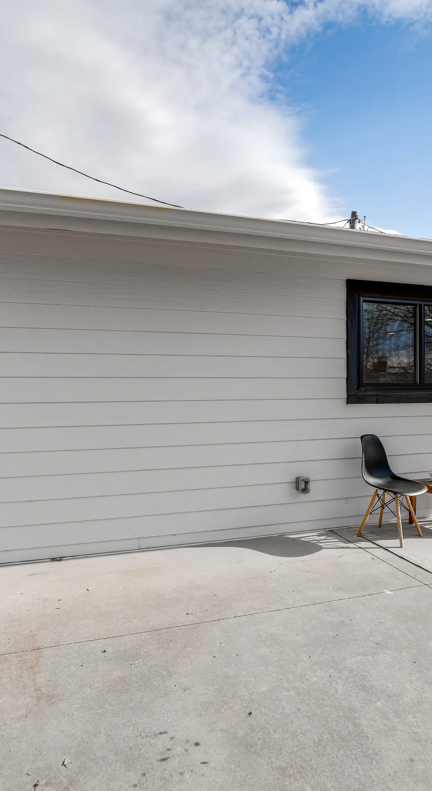 Central & Modern Studio w/ Workspace in Owasso!
