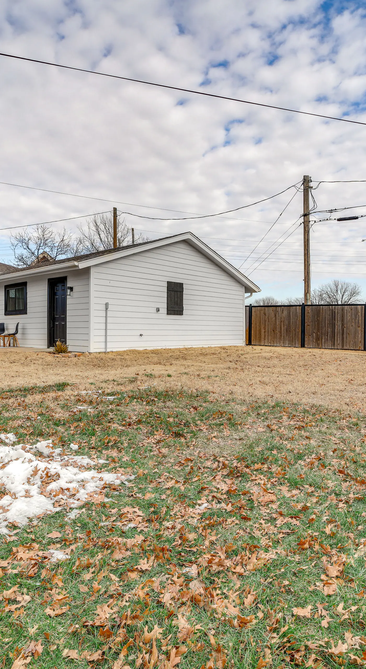Central & Modern Studio w/ Workspace in Owasso!