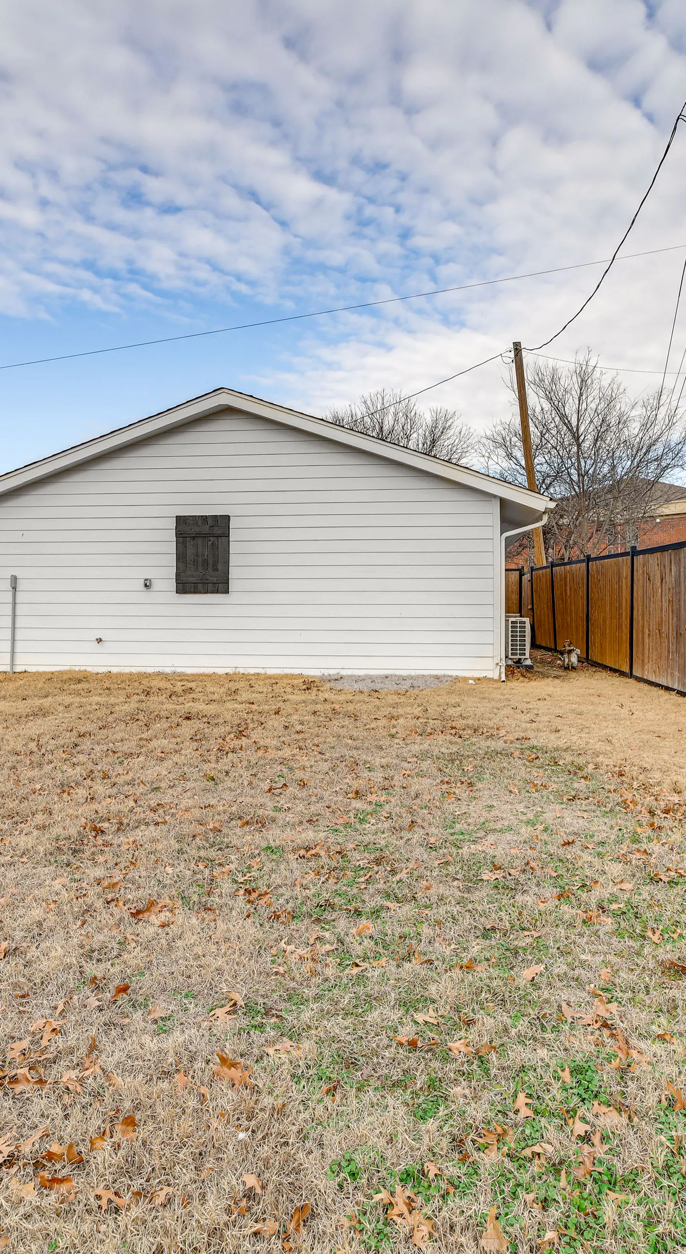 Central & Modern Studio w/ Workspace in Owasso!