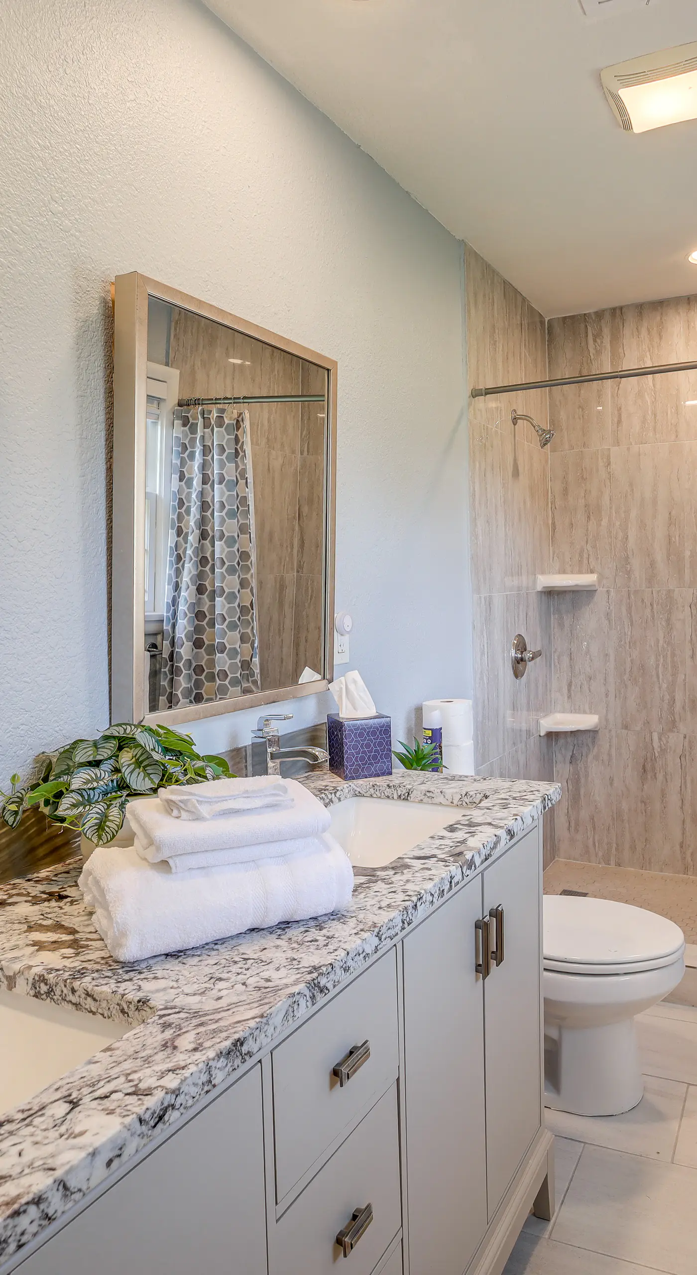 Pet-Friendly Home w/ Yard: 8 Mi to Downtown Tulsa!