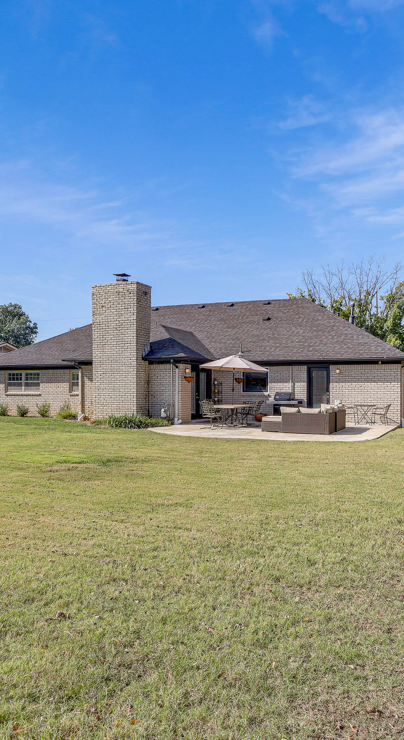 Pet-Friendly Home w/ Yard: 8 Mi to Downtown Tulsa!