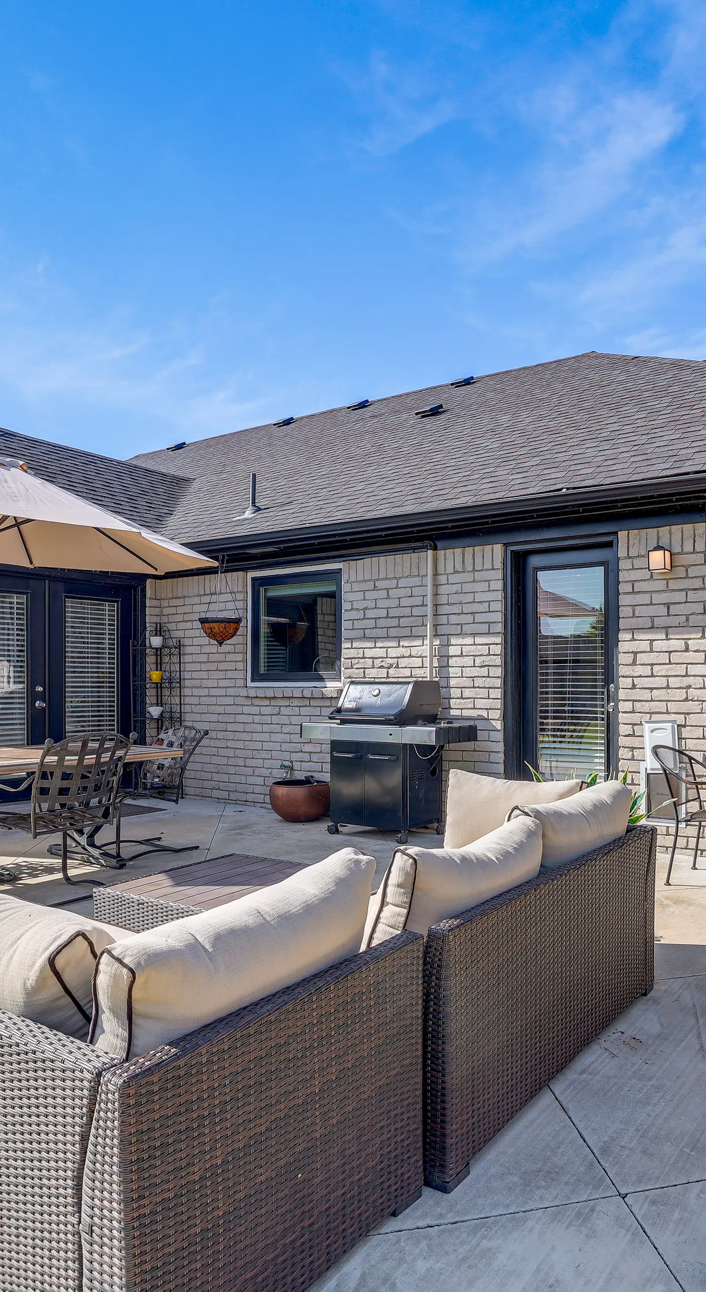 Pet-Friendly Home w/ Yard: 8 Mi to Downtown Tulsa!