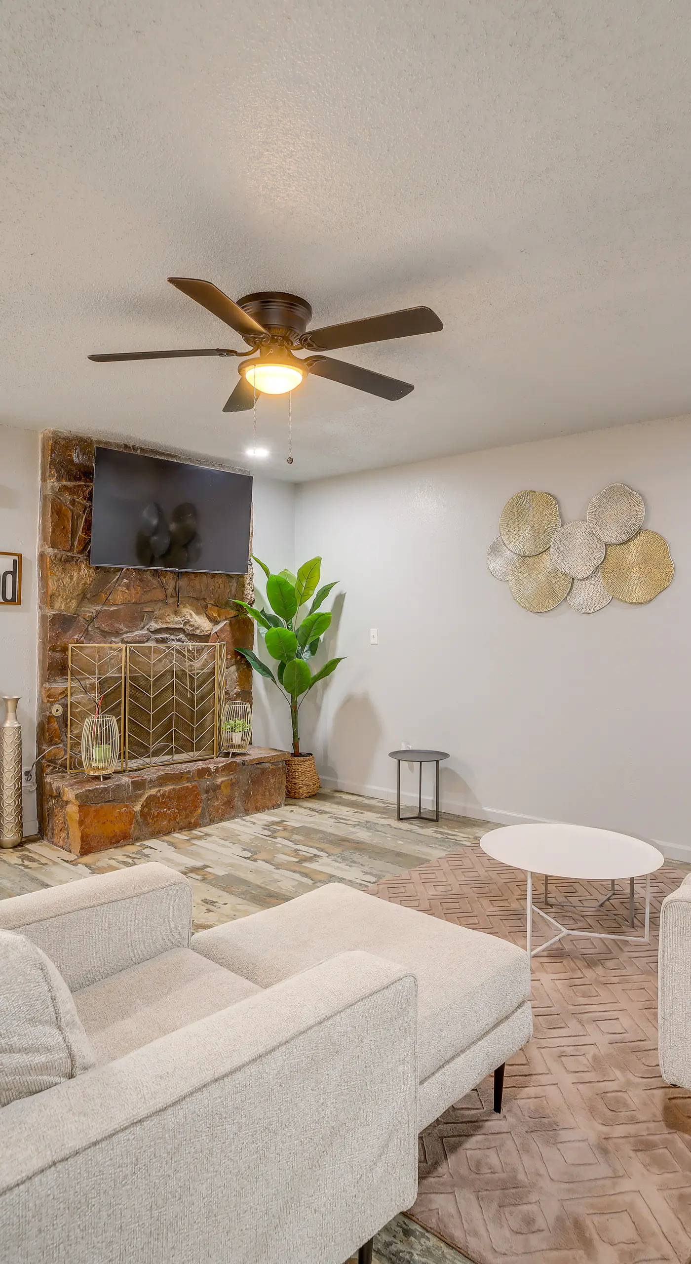 Pet-Friendly Retreat w/ Yard, 12 Mi to Dtwn Tulsa