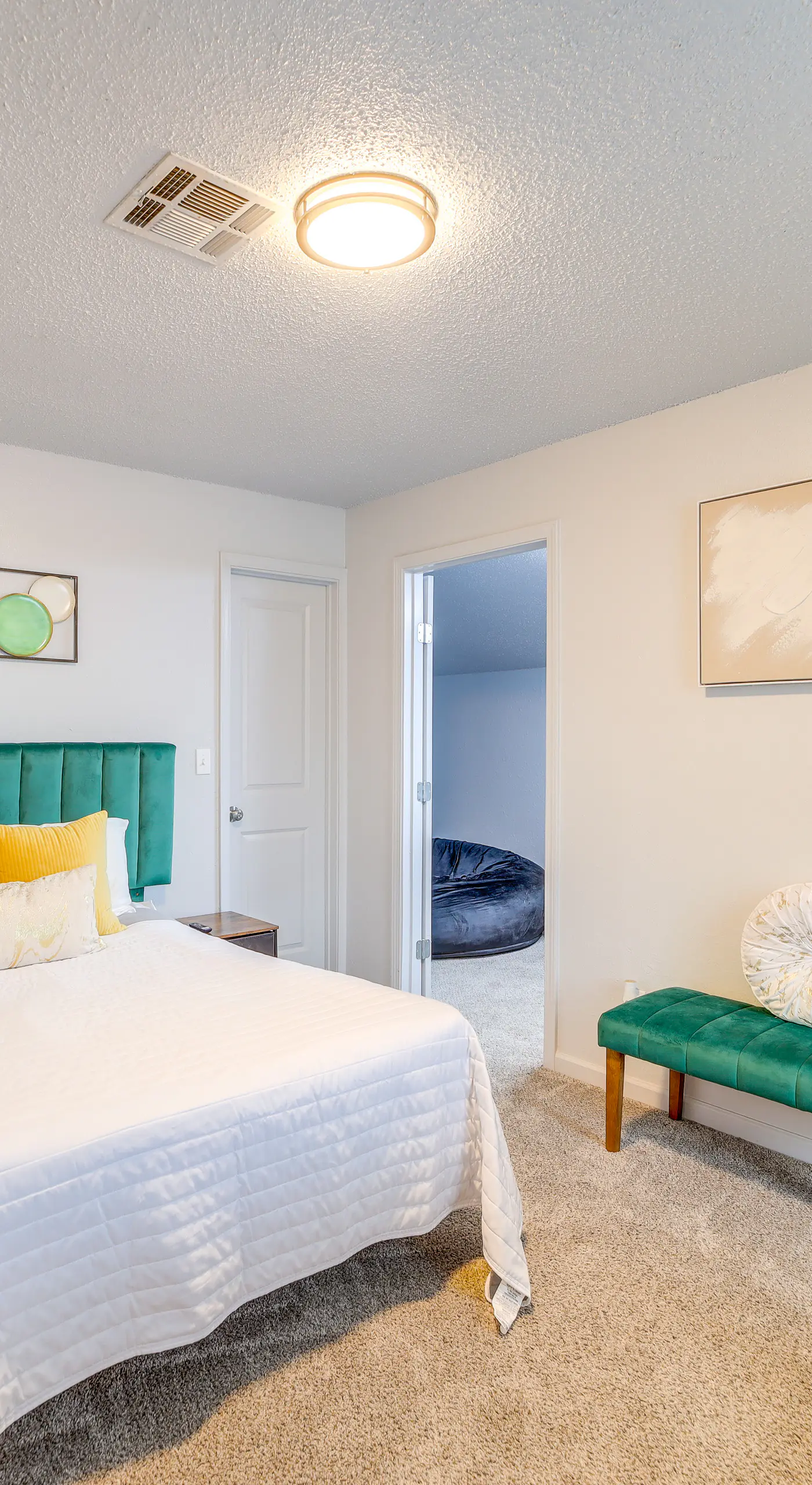 Pet-Friendly Retreat w/ Yard, 12 Mi to Dtwn Tulsa