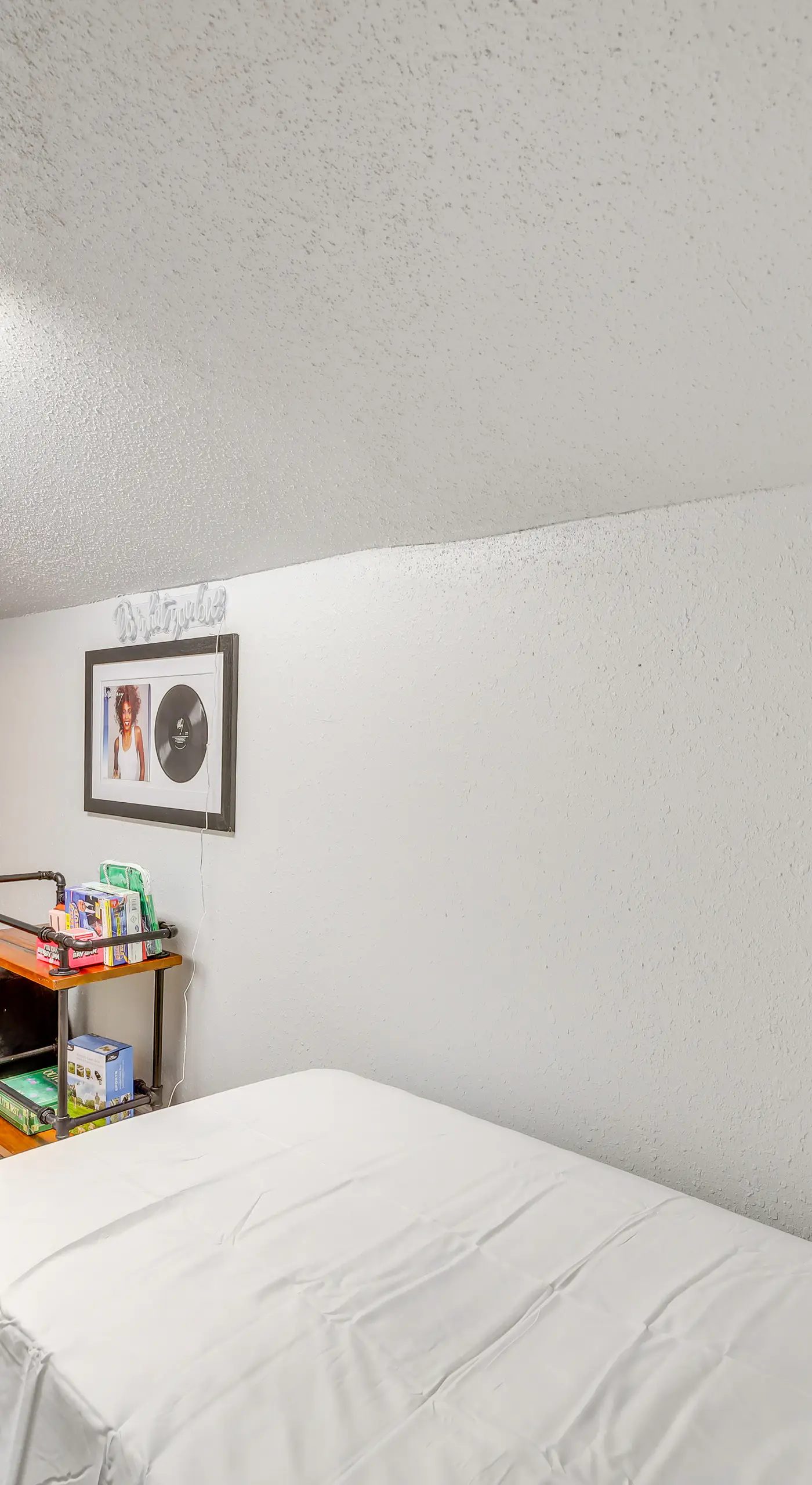 Pet-Friendly Retreat w/ Yard, 12 Mi to Dtwn Tulsa