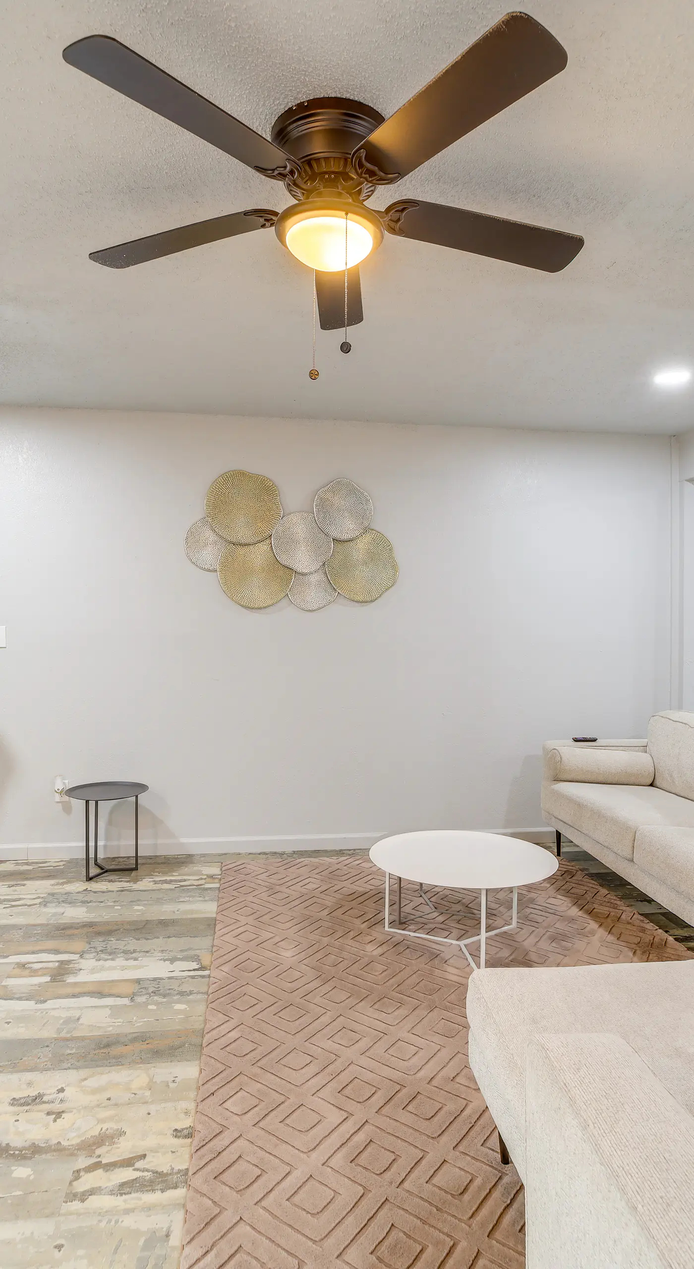 Pet-Friendly Retreat w/ Yard, 12 Mi to Dtwn Tulsa