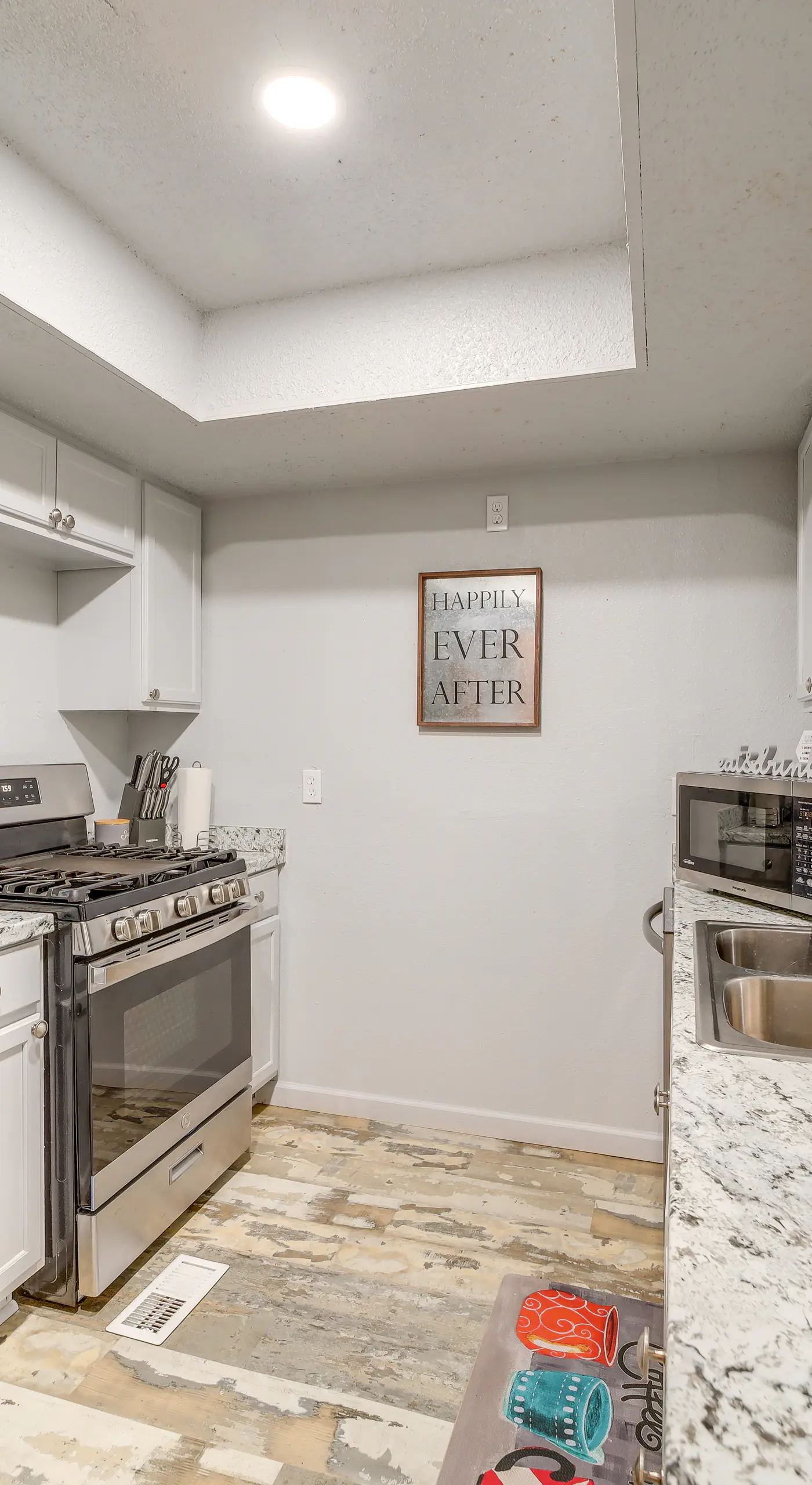 Pet-Friendly Retreat w/ Yard, 12 Mi to Dtwn Tulsa