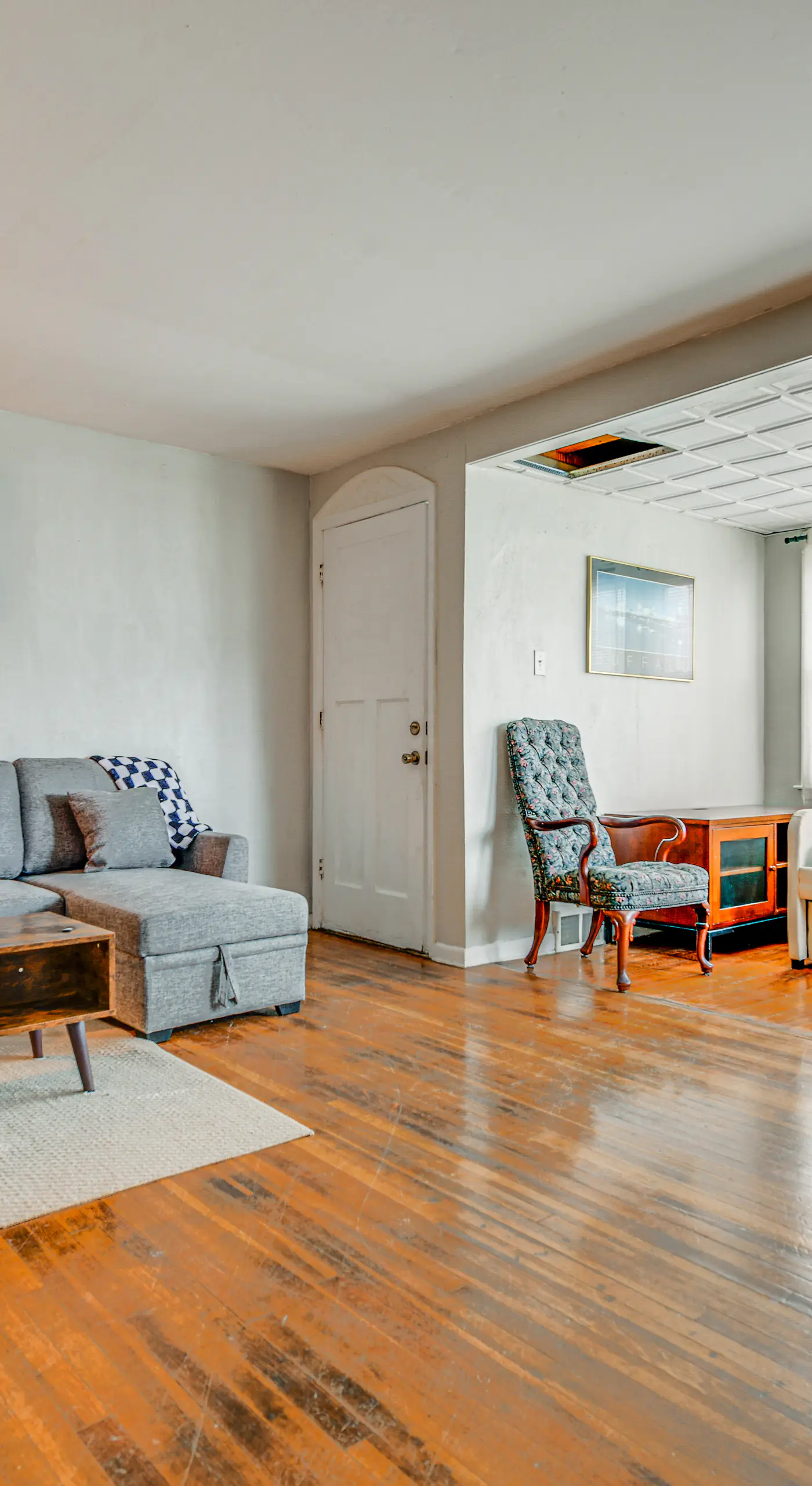 6 Mi to Dtwn Attractions: Buffalo Apartment!