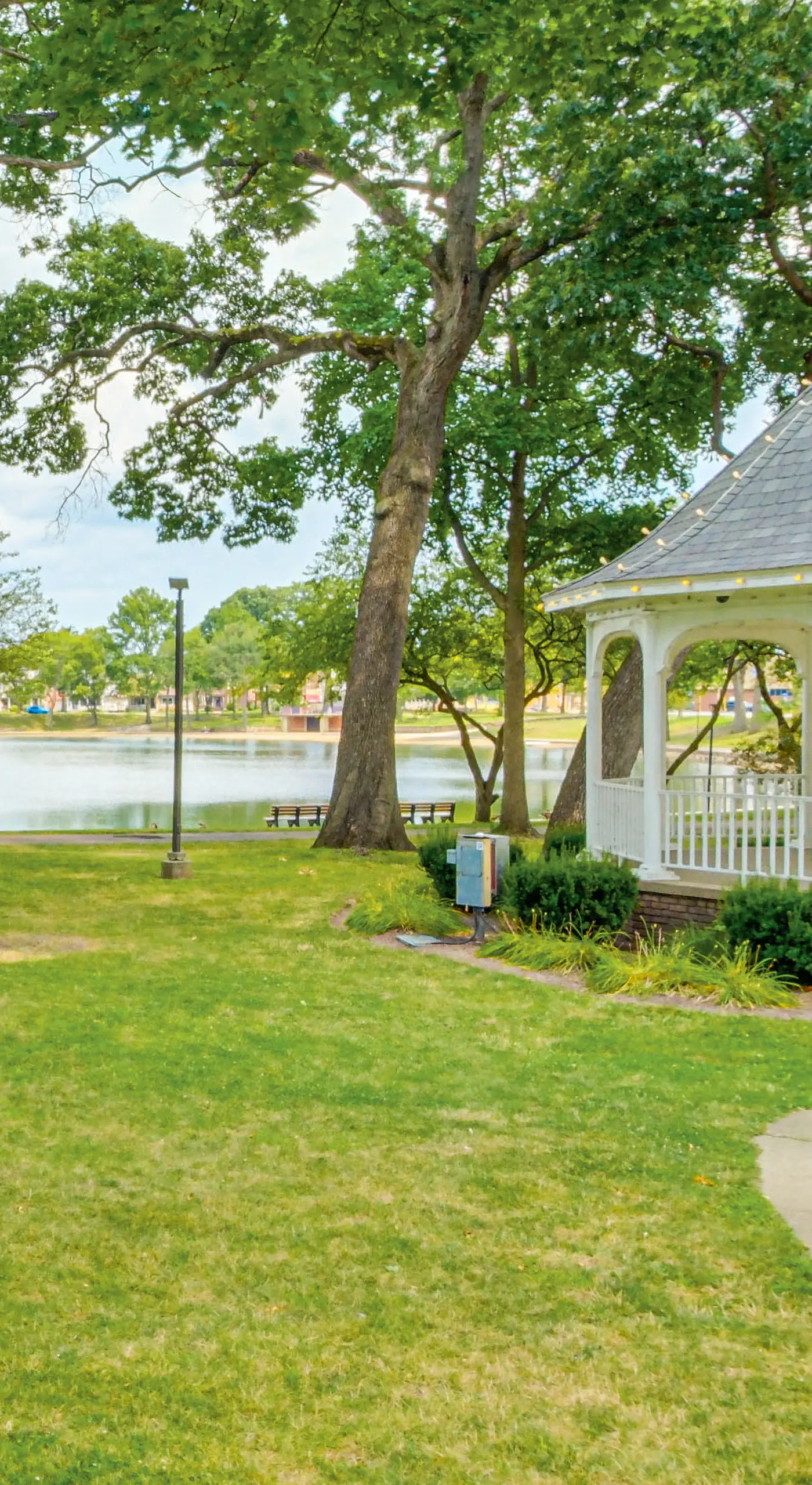 Walkable Barberton Apartment: 9 Mi to Akron!
