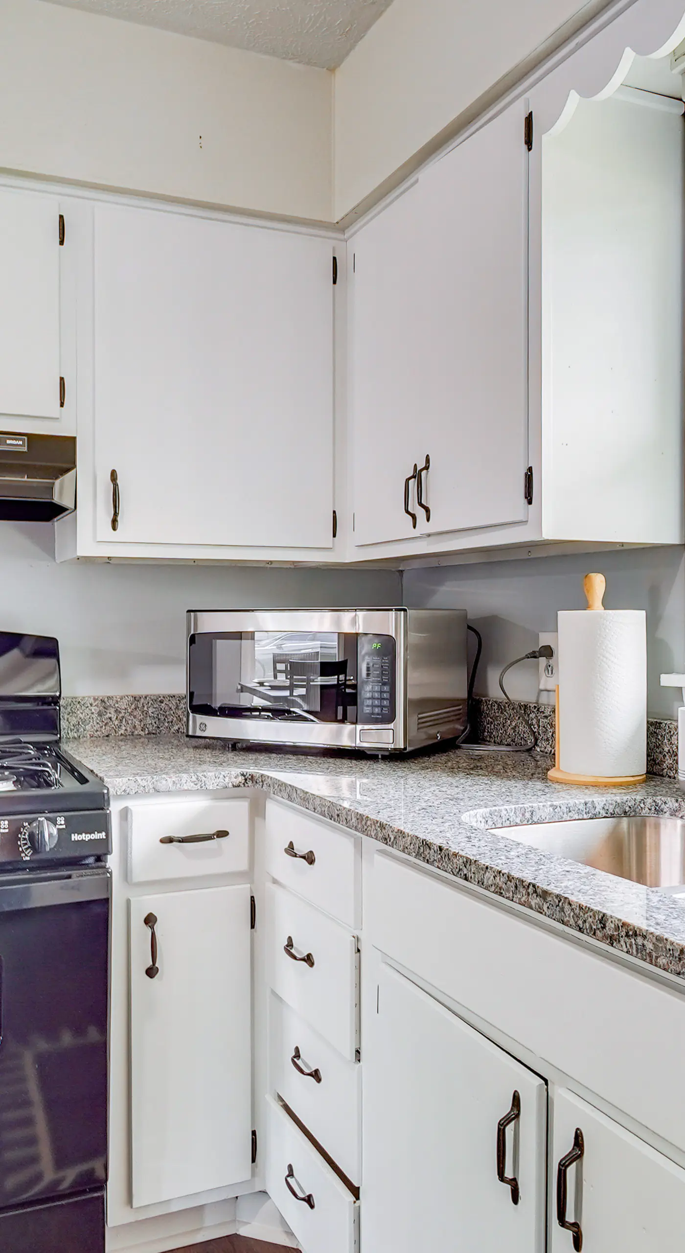 5 Mi to Dtwn: Family-Friendly Fayetteville Home!