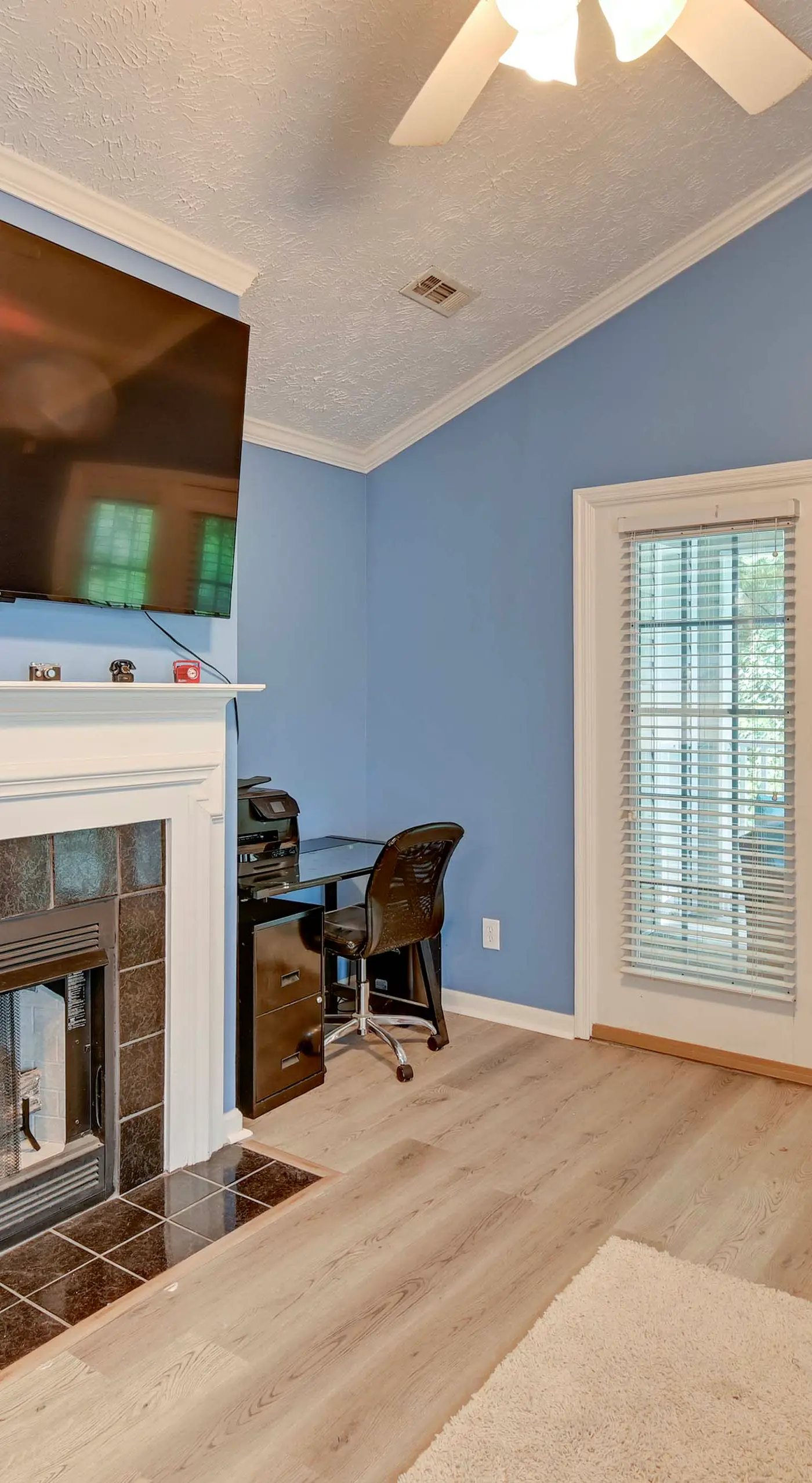 Fayetteville Autumn Escape: Lake Views + Home Gym