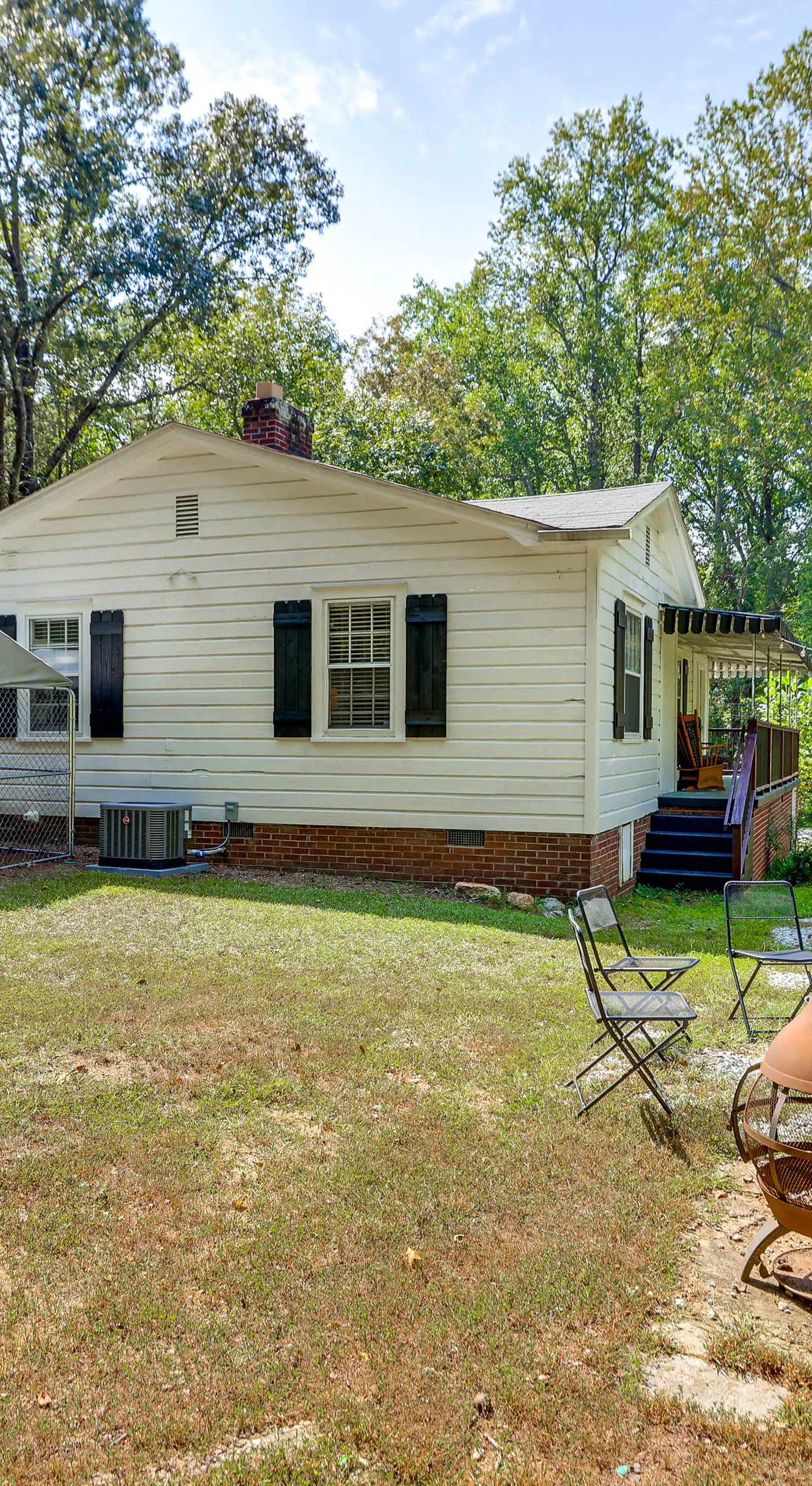 < 1 Mi to Paris Mtn State Park: Retreat w/ Deck!