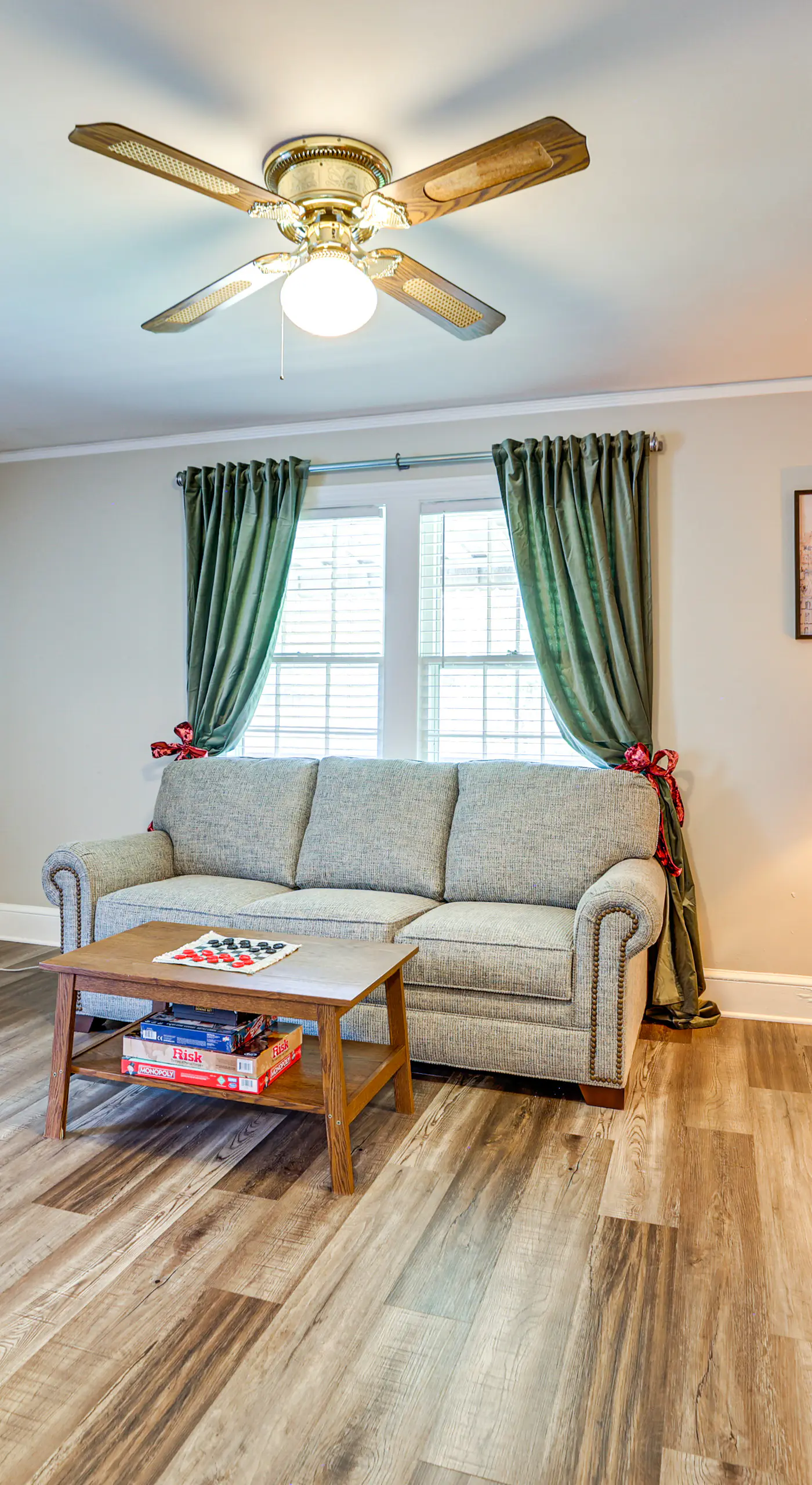 < 1 Mi to Paris Mtn State Park: Retreat w/ Deck!