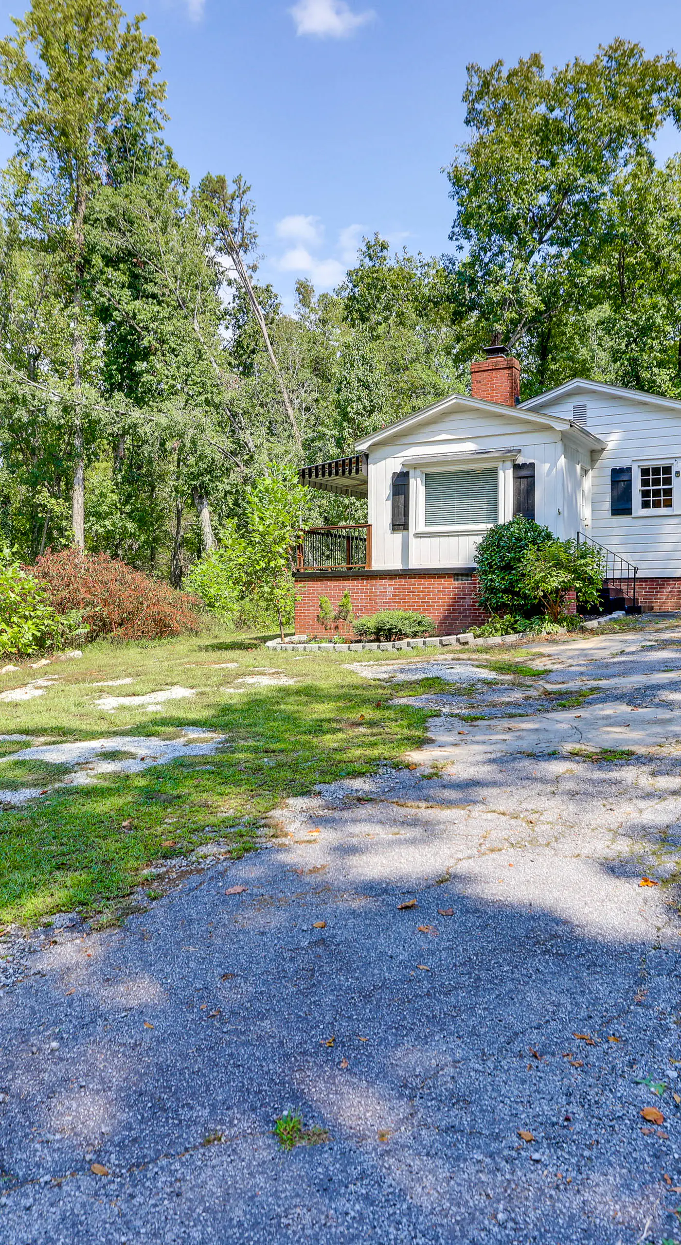 < 1 Mi to Paris Mtn State Park: Retreat w/ Deck!