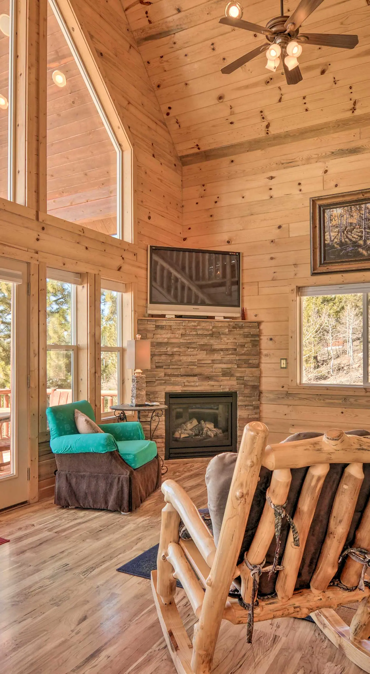 Whistling Woods Cabin: Meadow Views + Gas Grill!