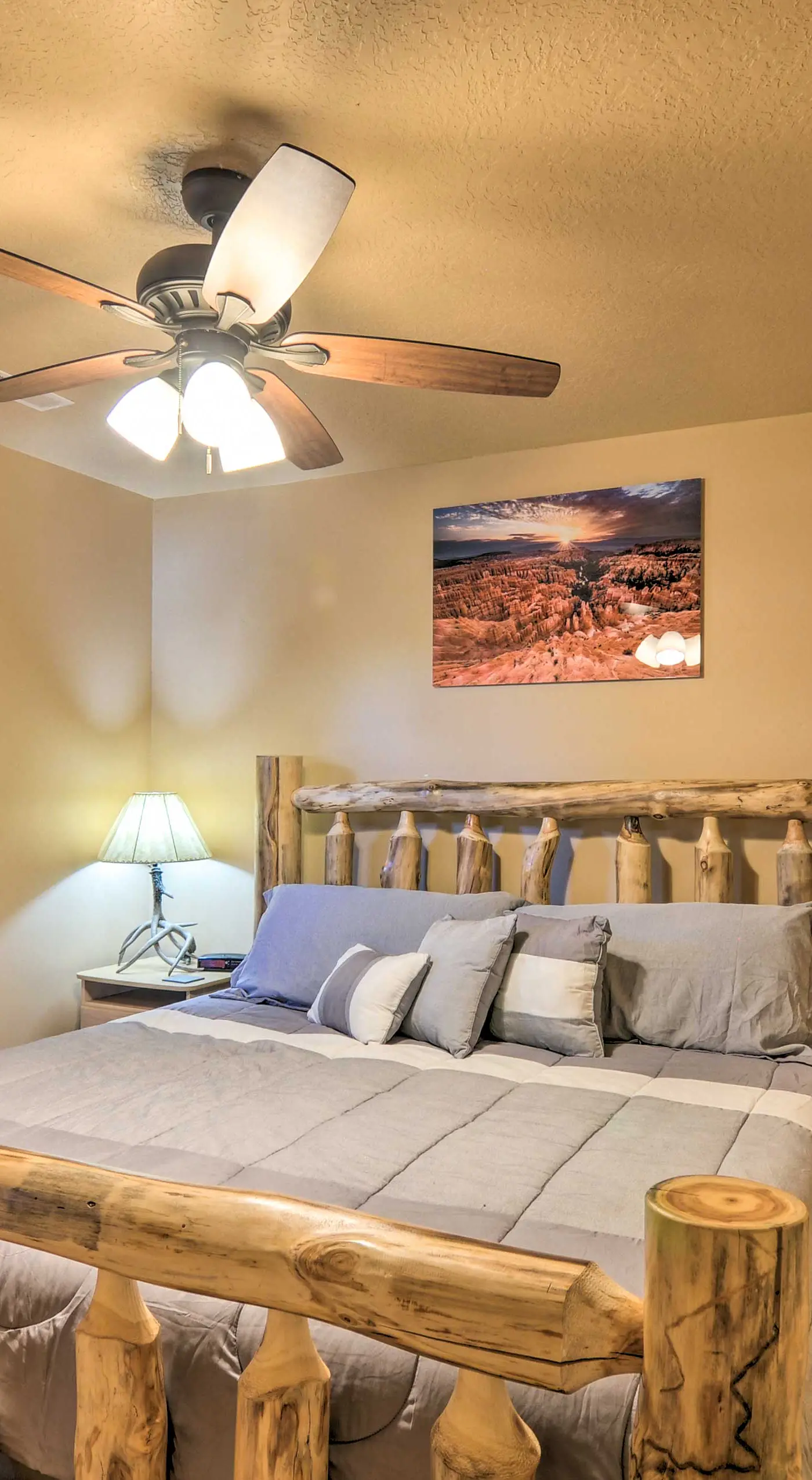 Whistling Woods Cabin: Meadow Views + Gas Grill!